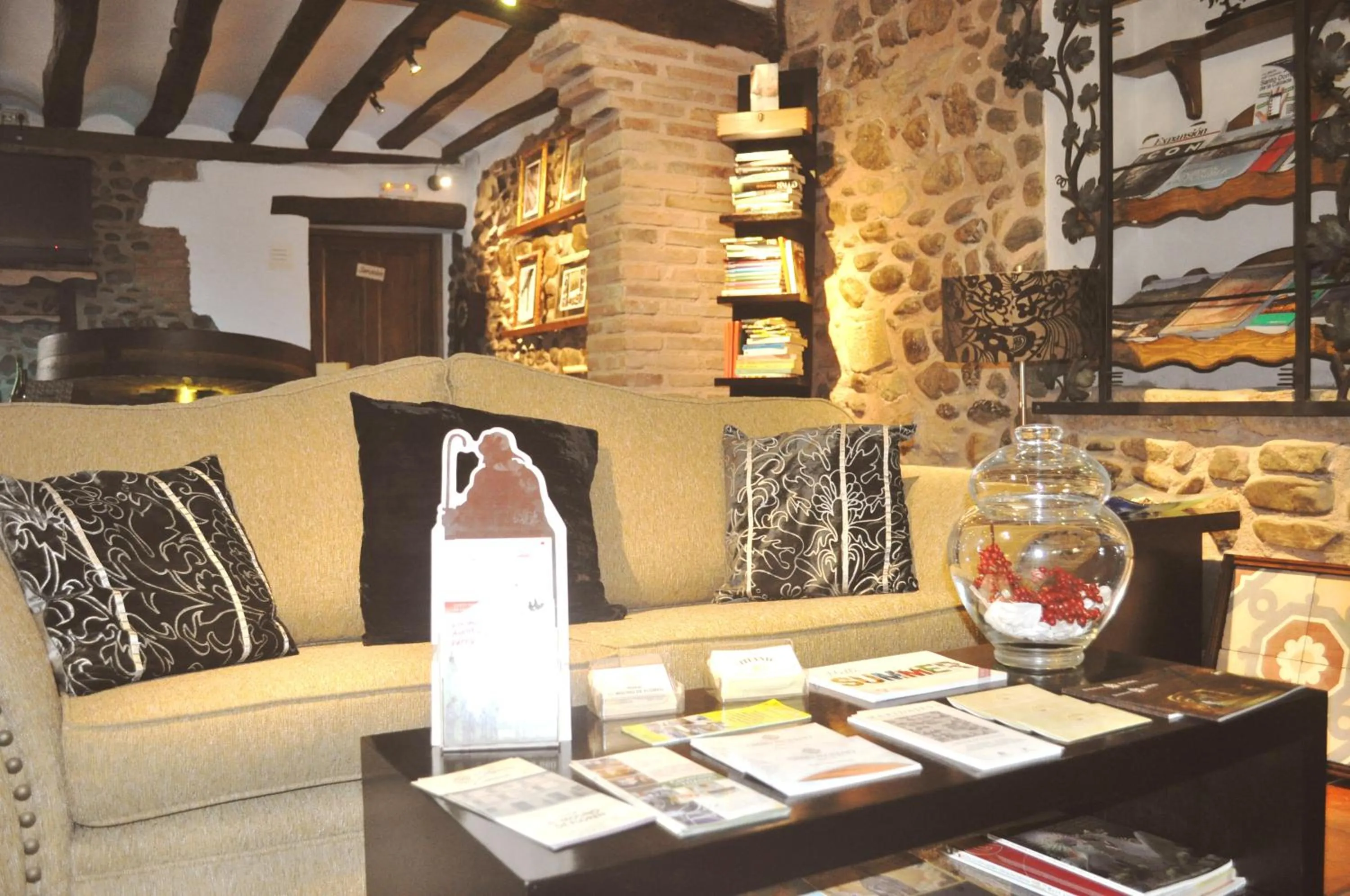 Communal lounge/ TV room in El Molino de Floren