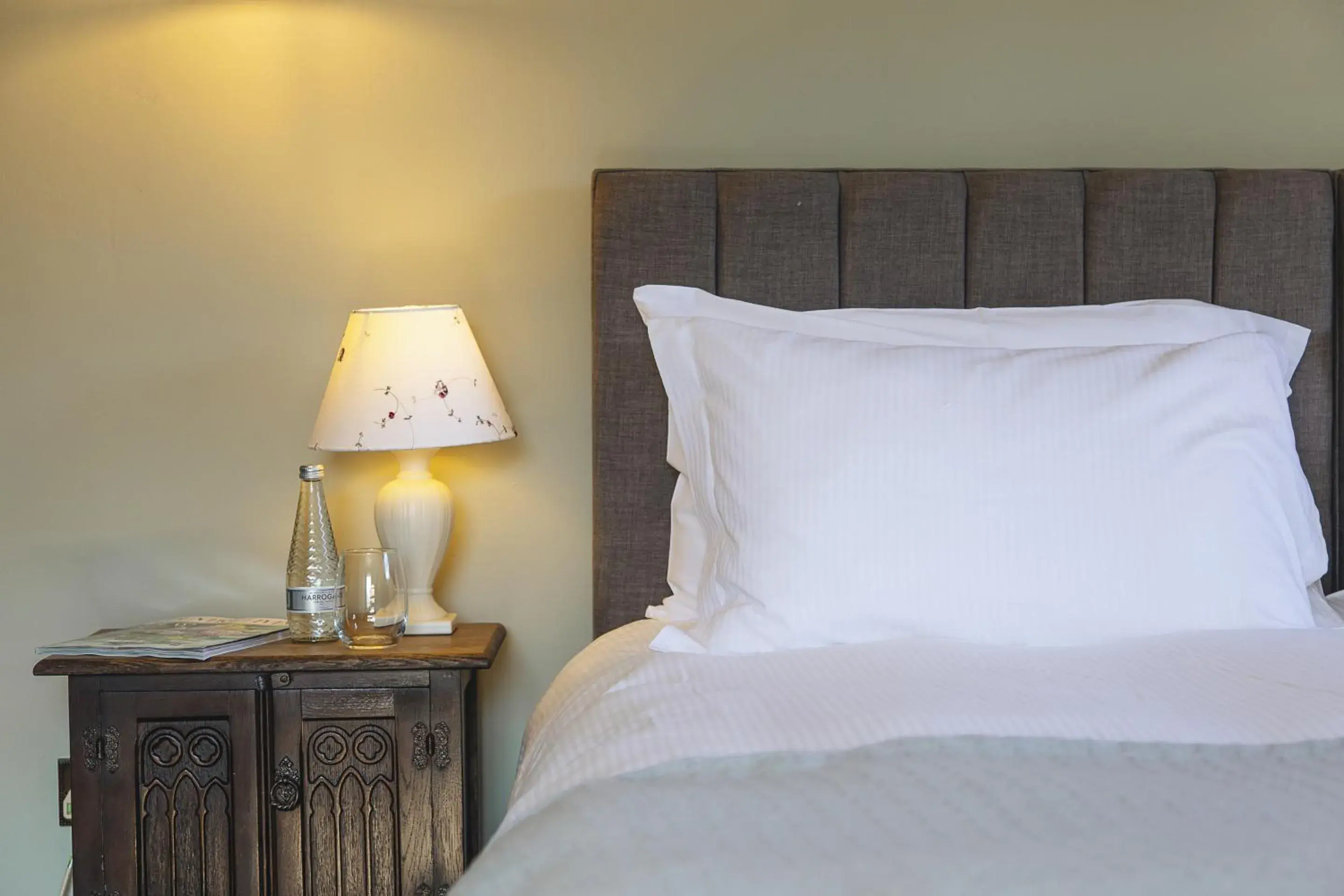 Double Room in Blue Ball Inn Double Room in Blue Ball Inn