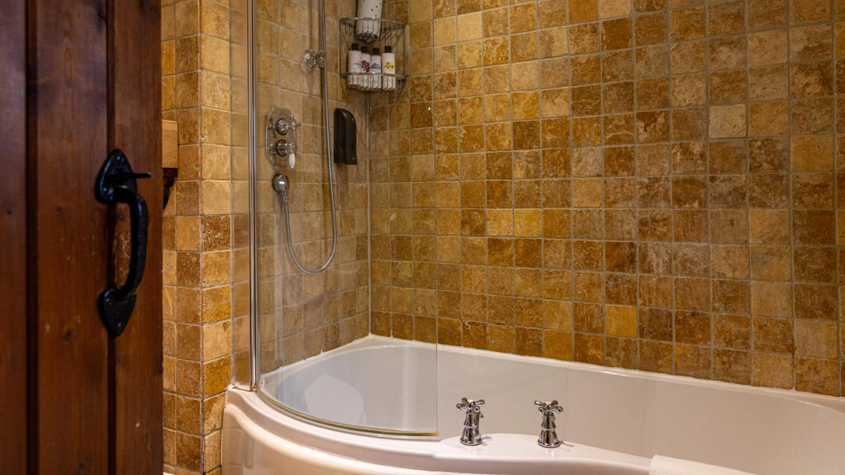 Bathroom in Blue Ball Inn