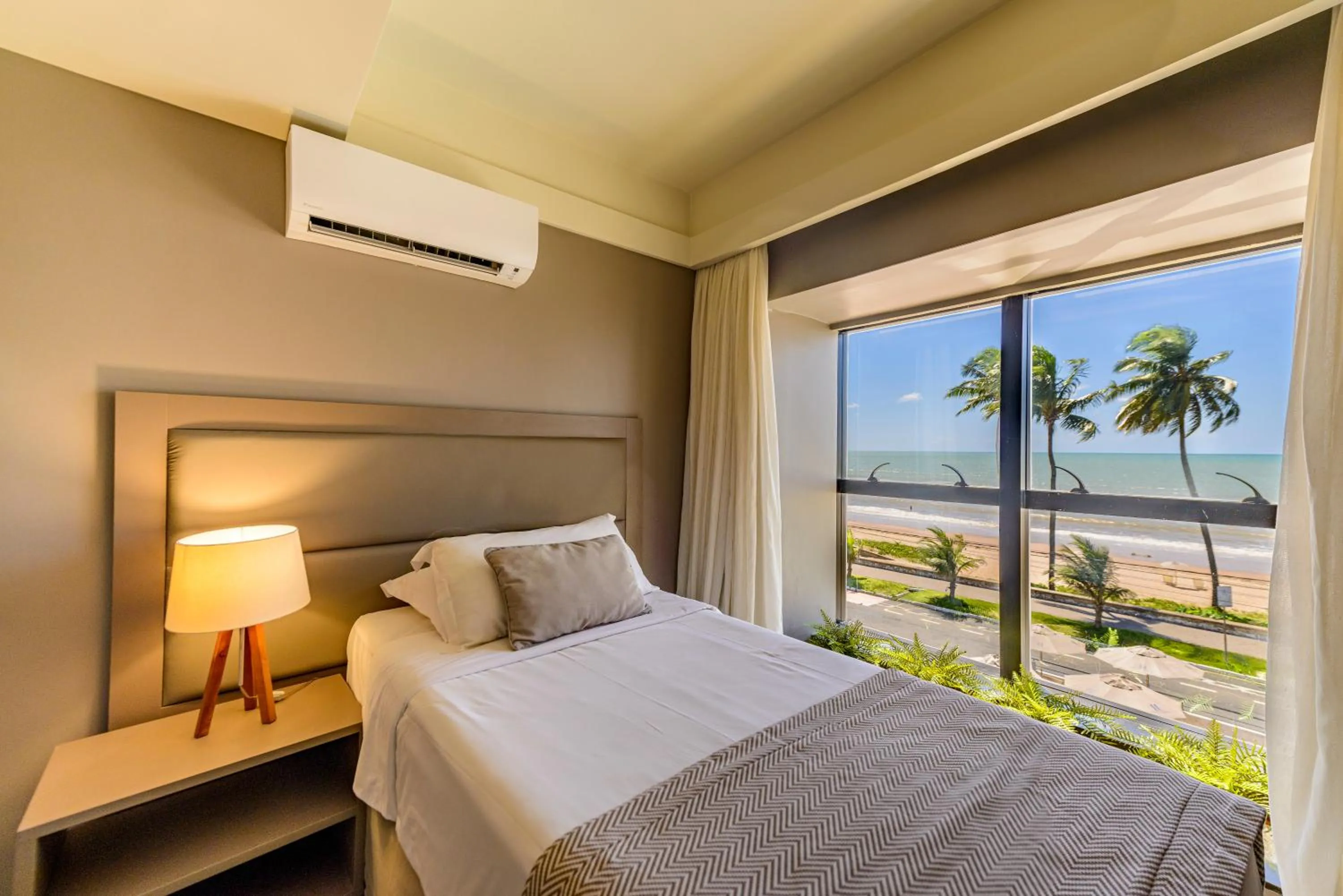 Bed in Hardman Praia Hotel