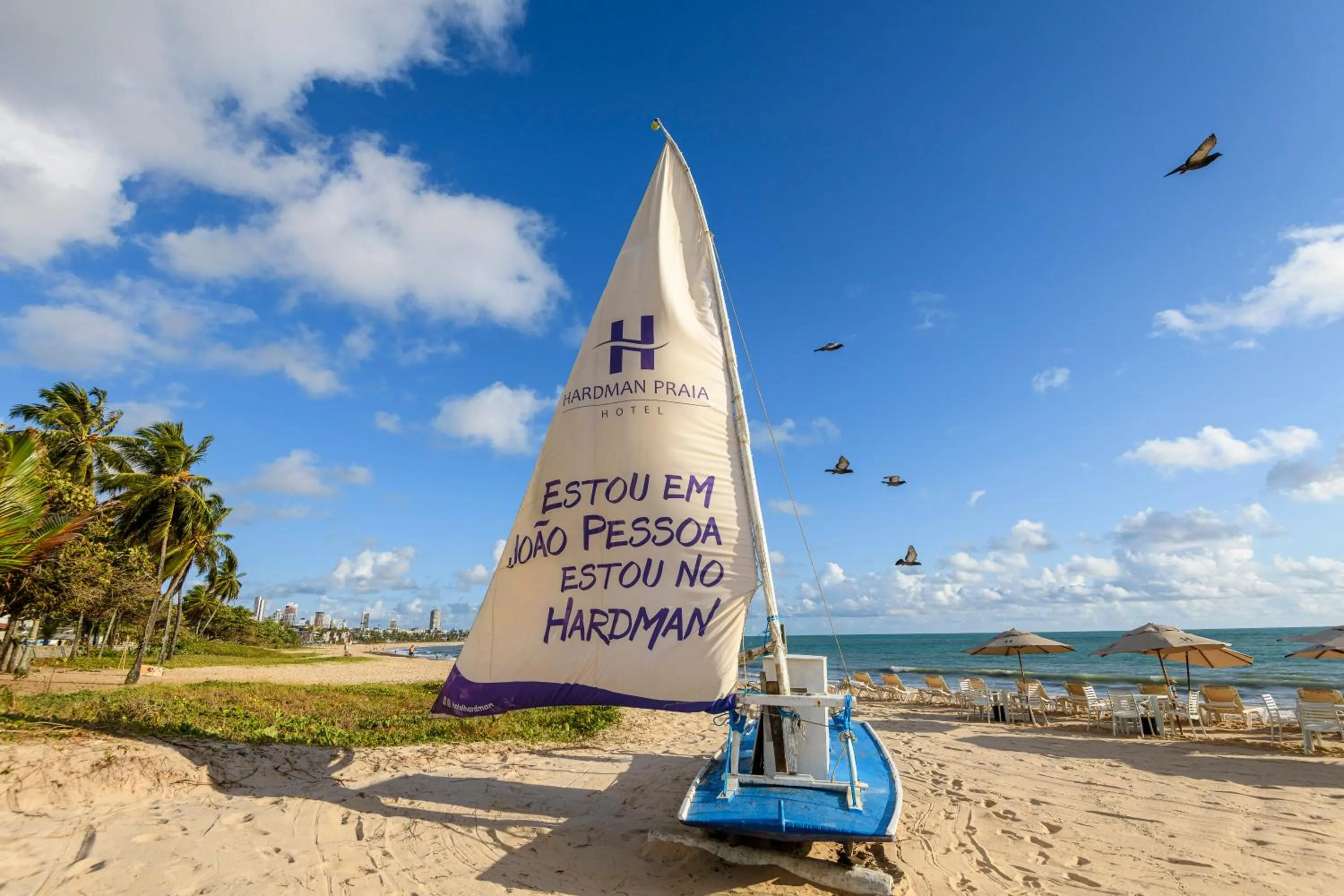 Beach in Hardman Praia Hotel
