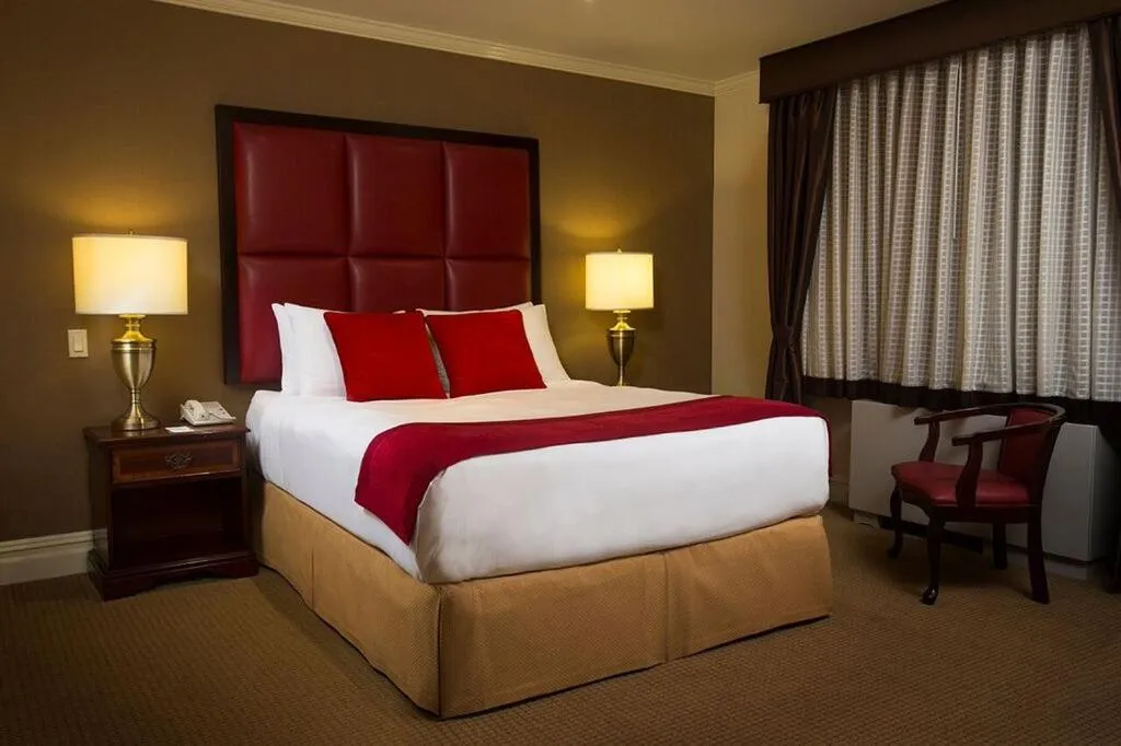 Bed in Fitzpatrick Grand Central