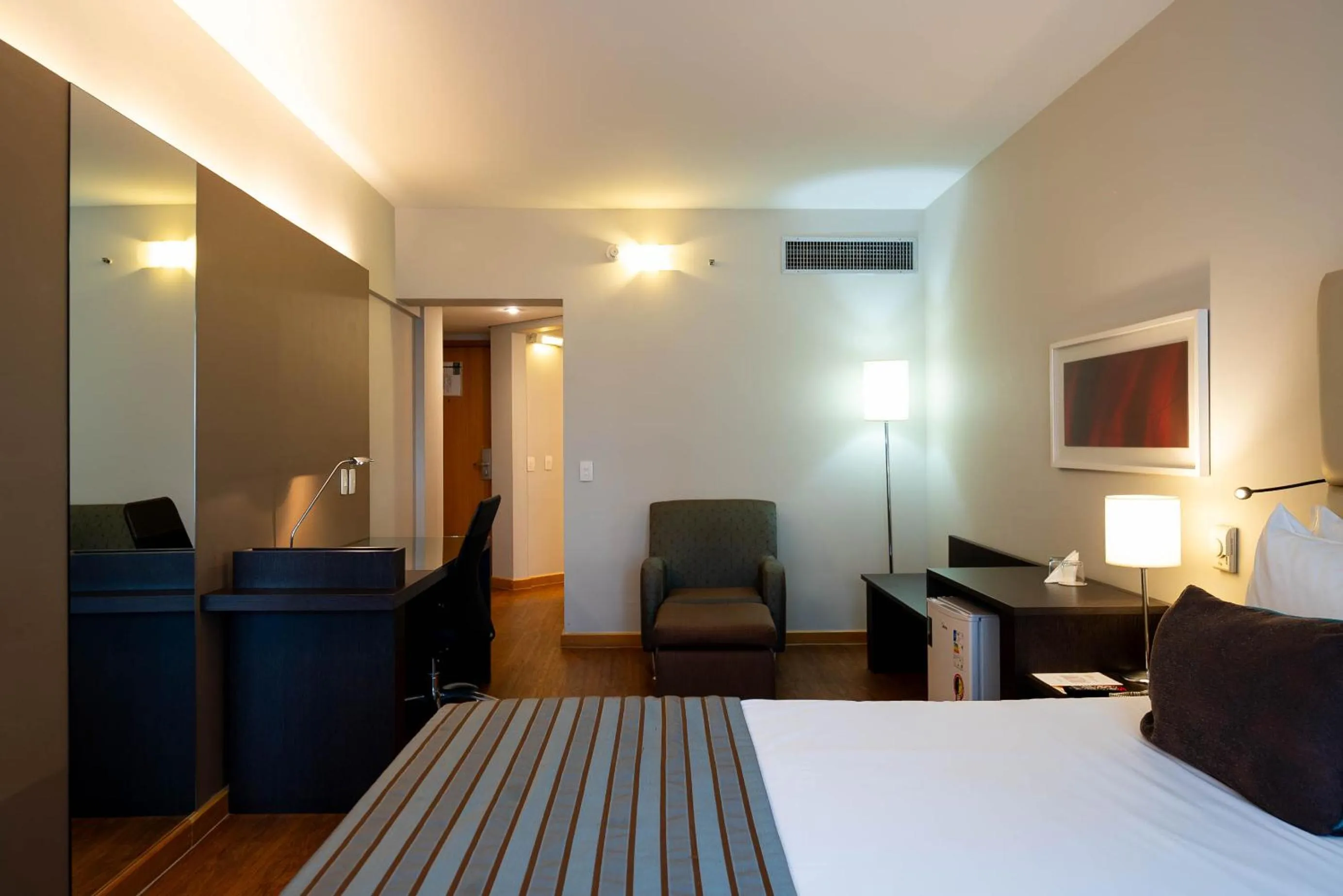 Bed in Sol Alphaville Hotel & Residence