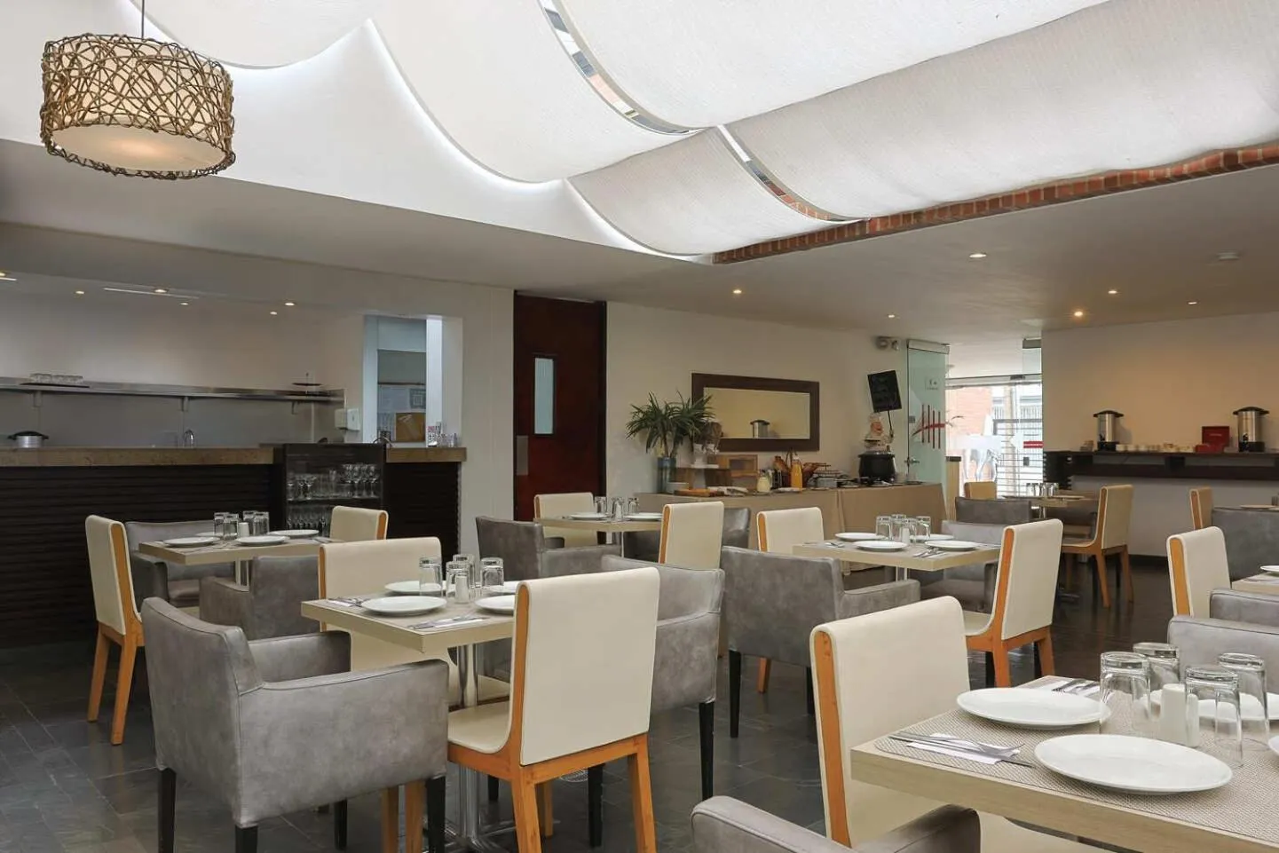 Restaurant/places to eat in Hotel Hill House Usaquén