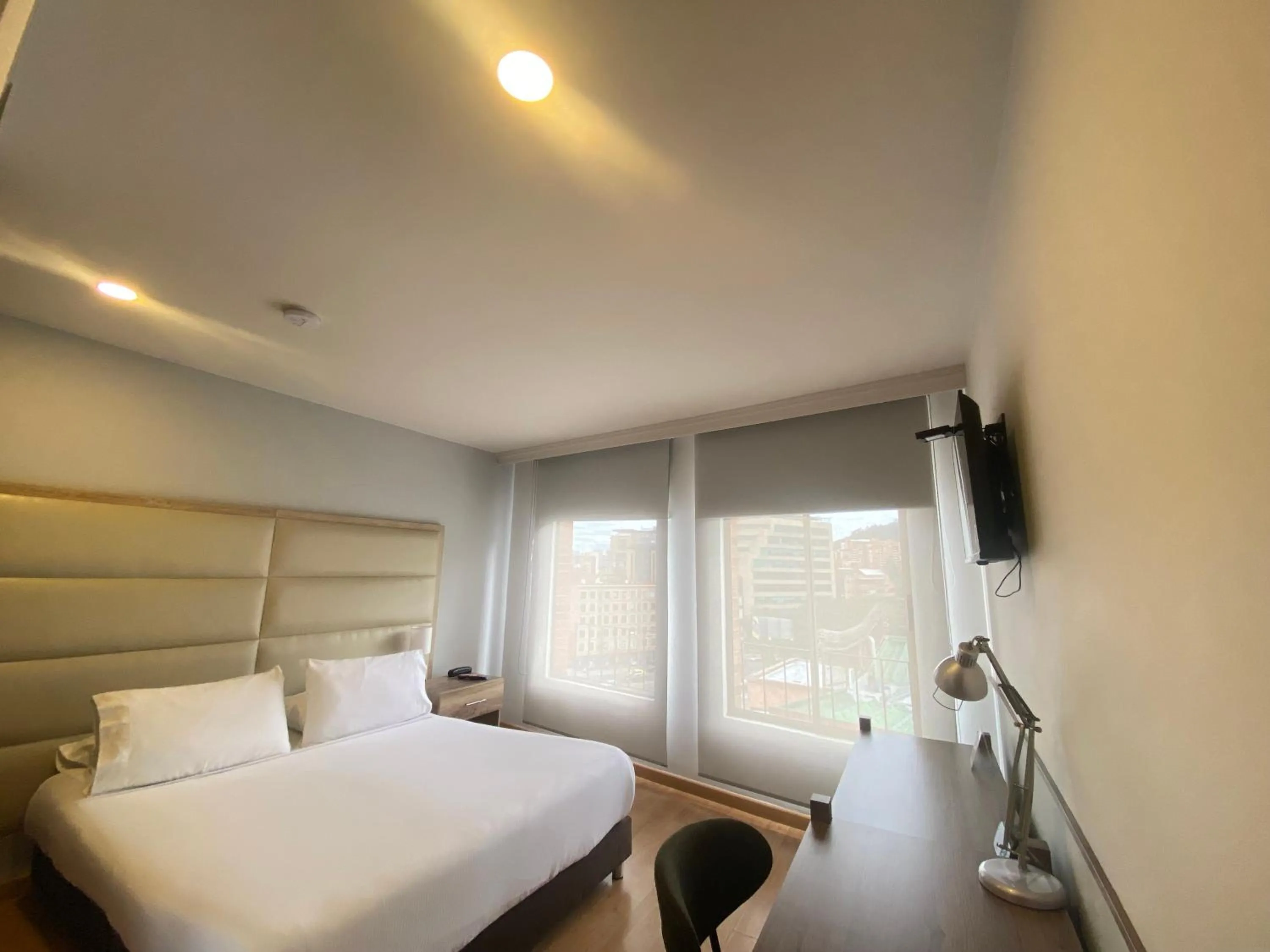 TV and multimedia, Bed in Hotel Hill House Usaquén