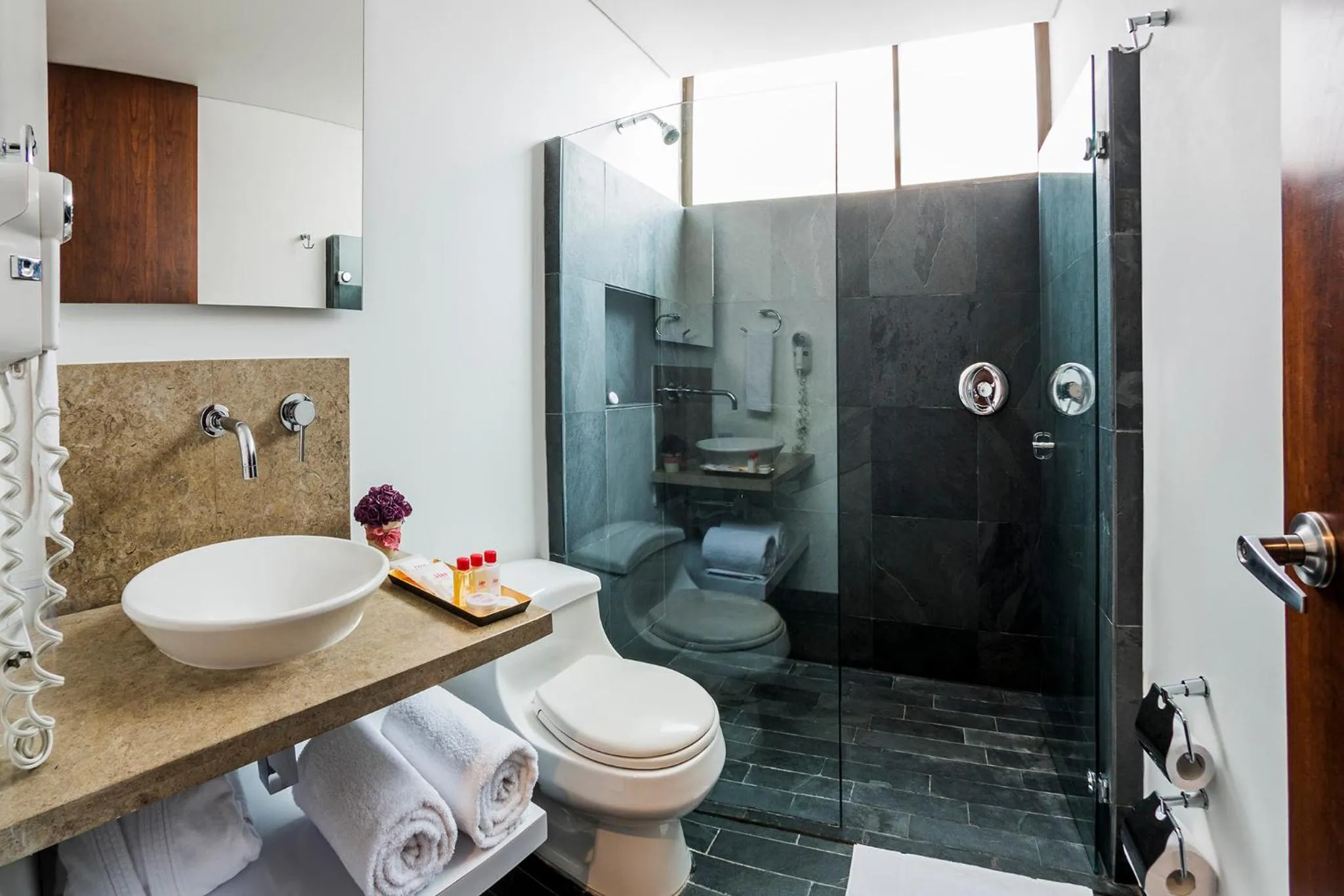 Shower in Hotel Hill House Usaquén