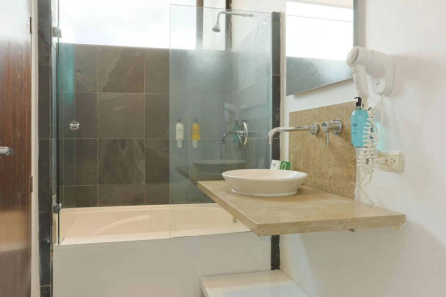 Shower in Hotel Hill House Usaquén