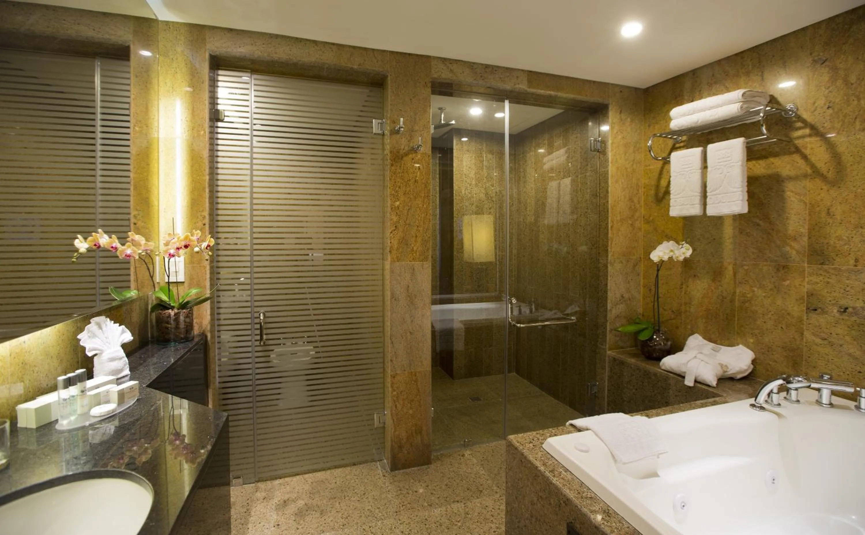 Bathroom in Eurobuilding Express Maiquetía