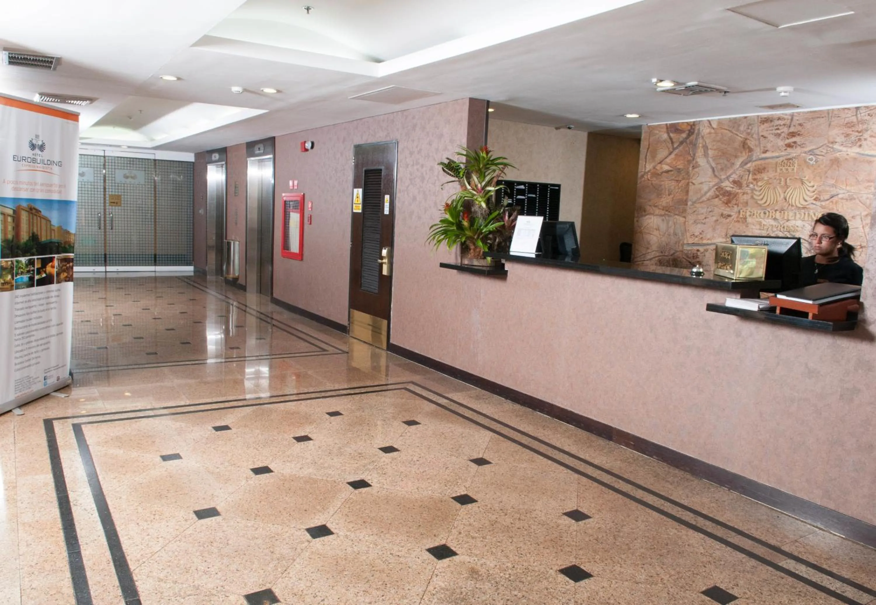 Staff in Eurobuilding Express Maiquetía