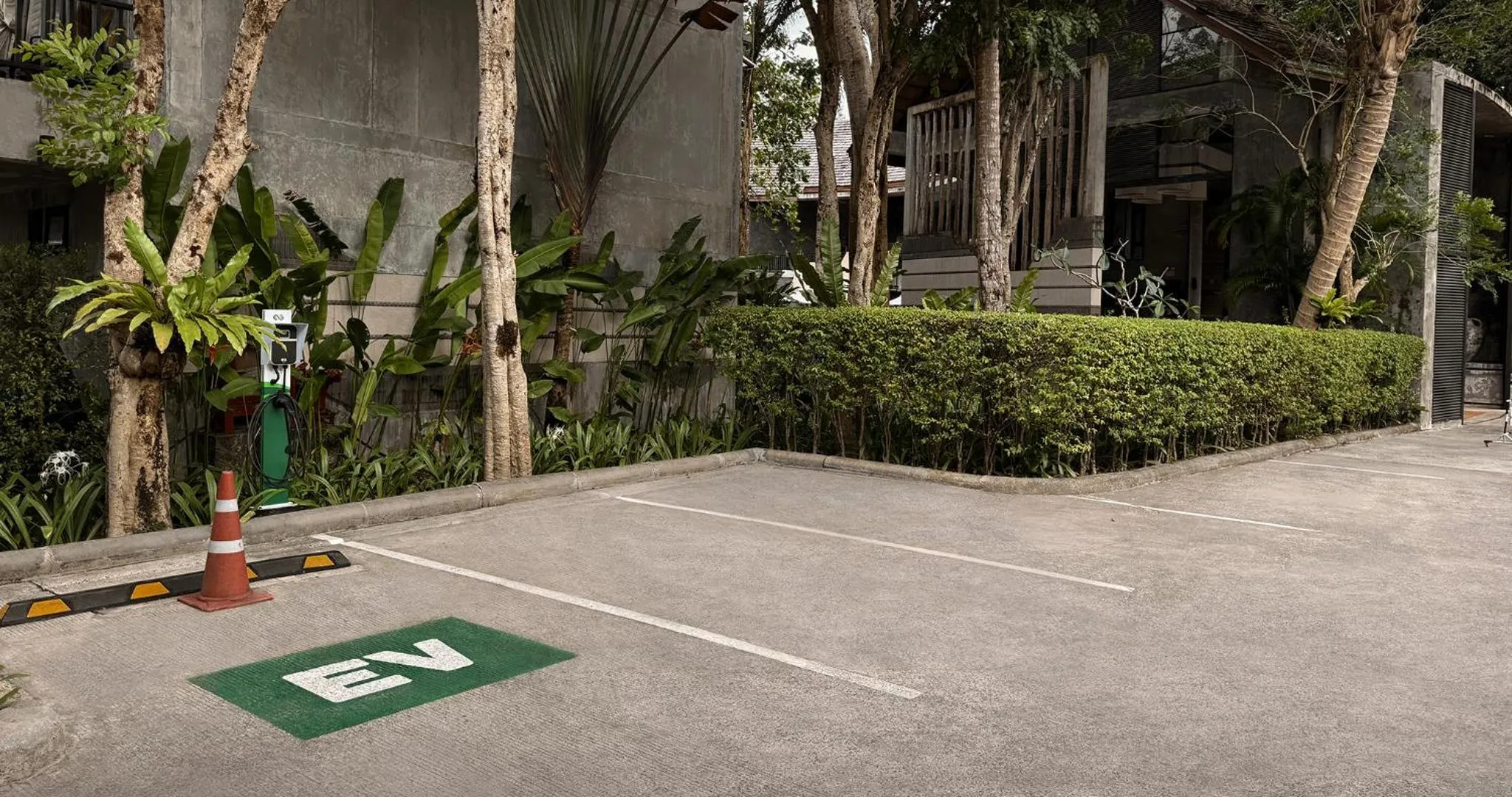 Parking in The Dewa Koh Chang