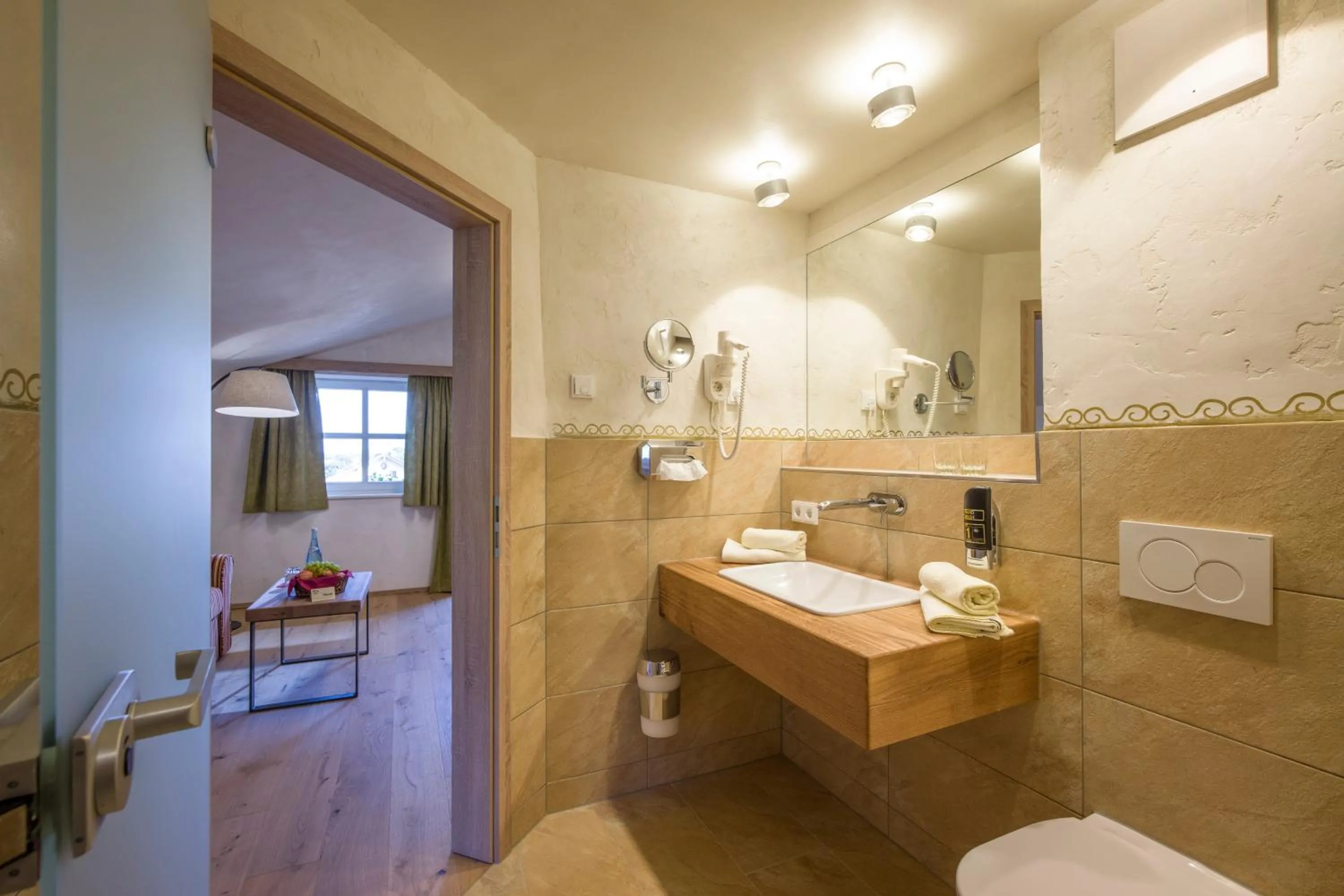 Toilet in Hotel Keindl