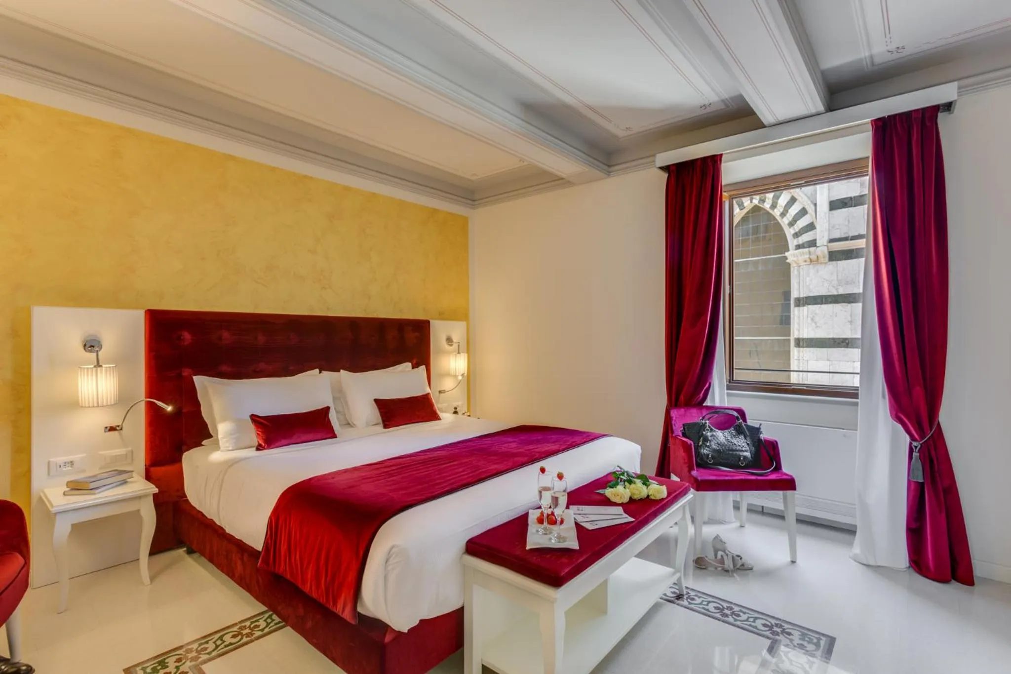 Photo of the whole room, Bed in Battistero Residenza d'Epoca