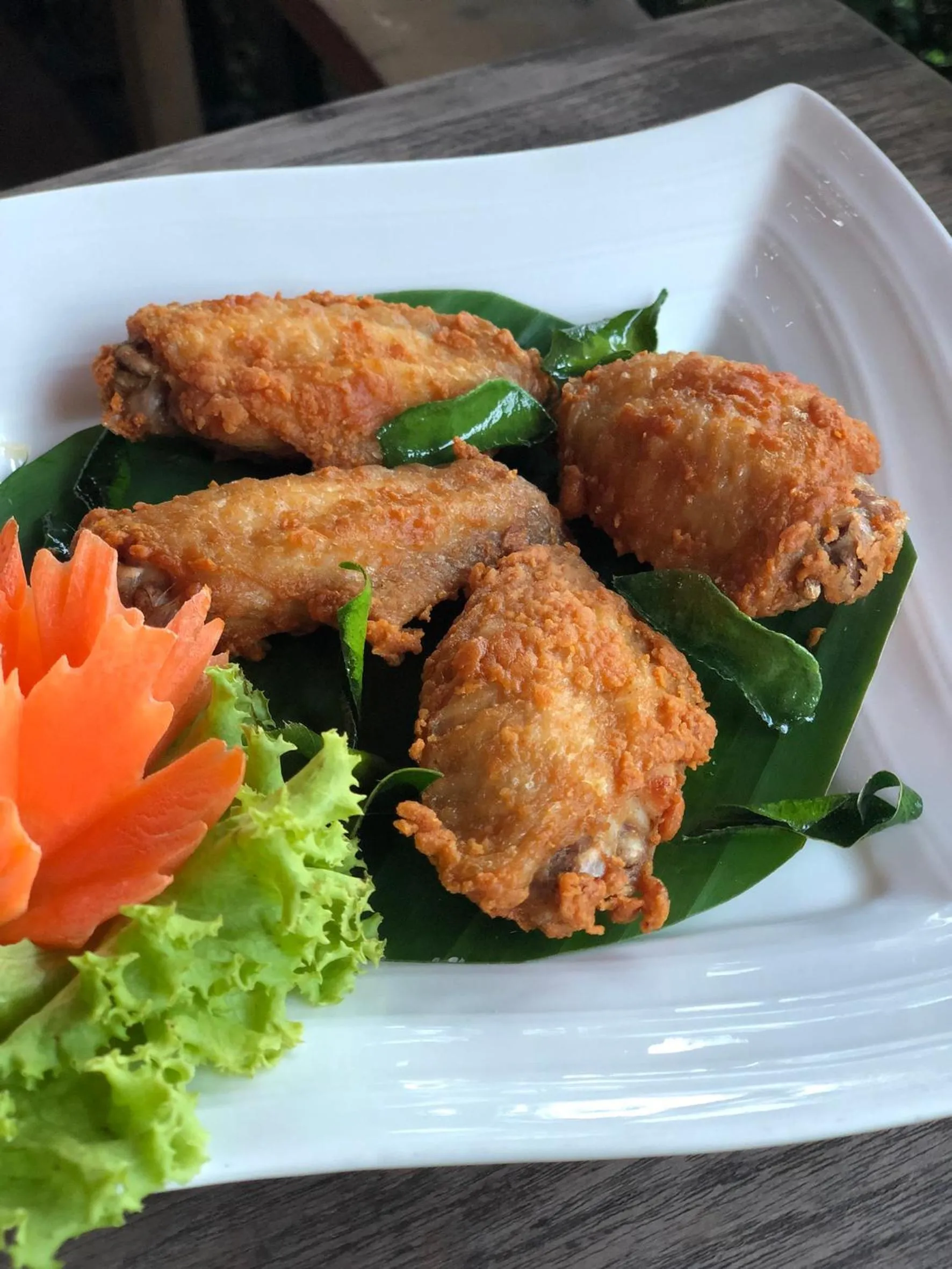 Restaurant/places to eat in Tara Lake