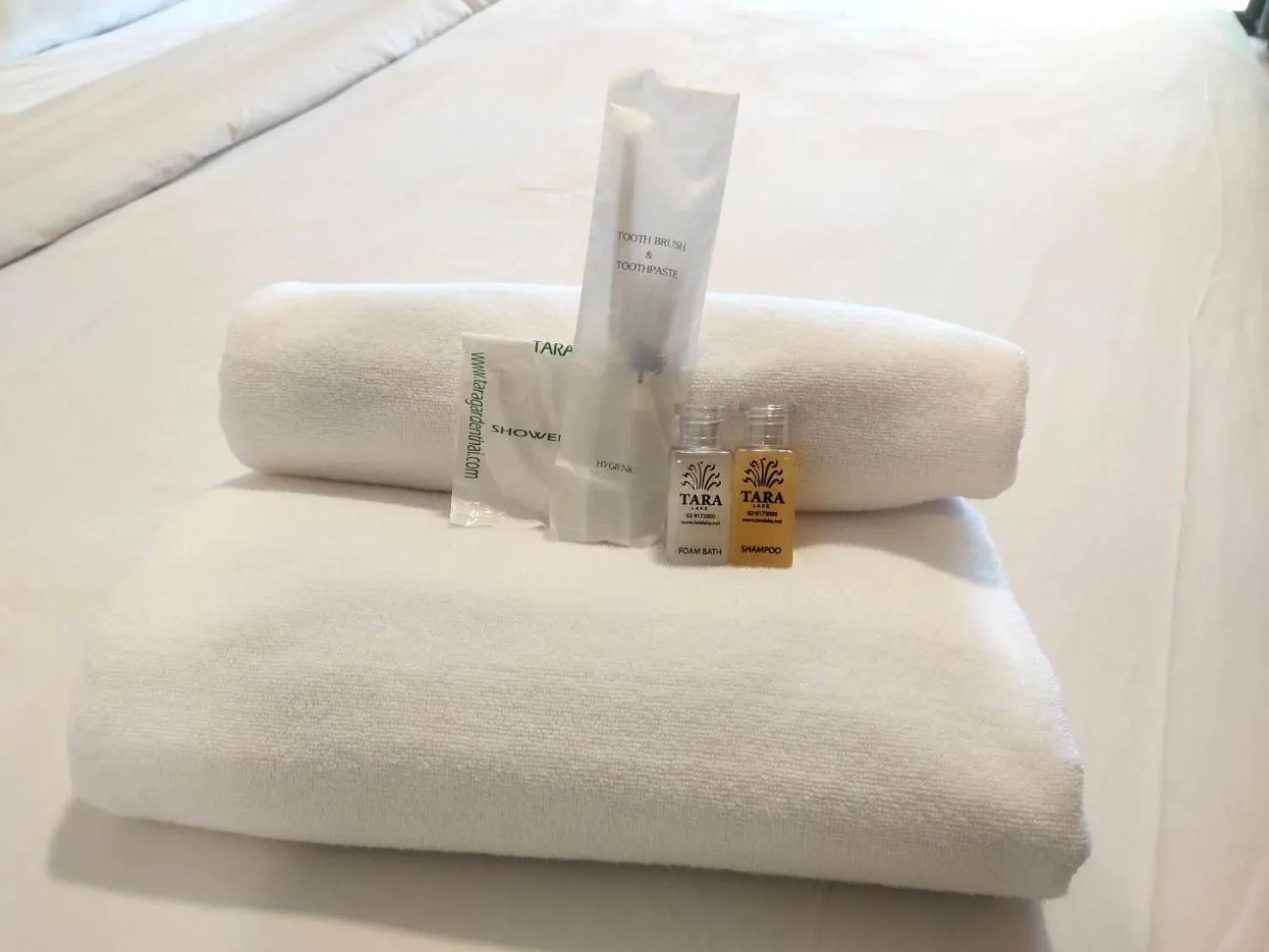 towels, Bed in Tara Lake