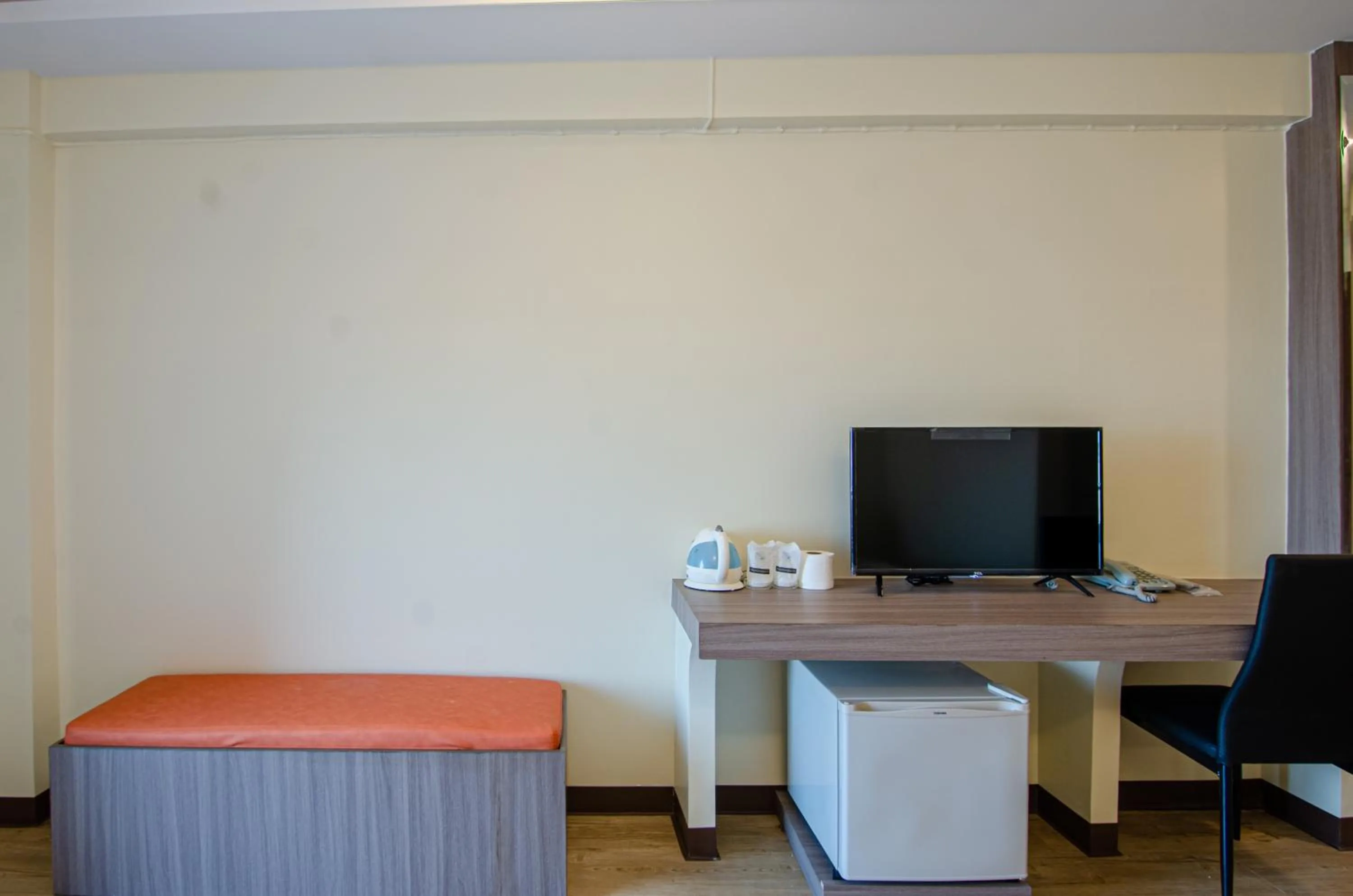 Communal lounge/ TV room in Tara Lake