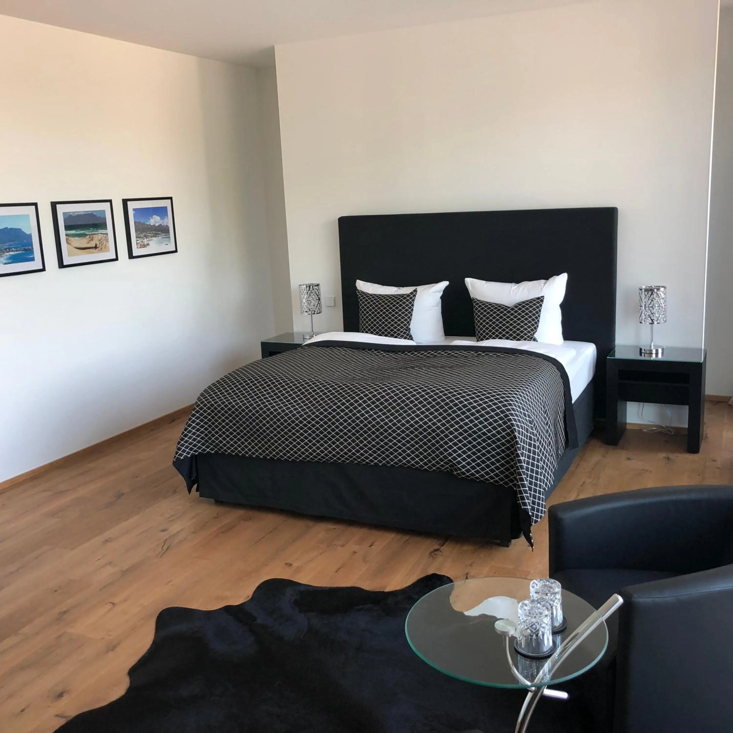 Photo of the whole room, Bed in Voss Villa