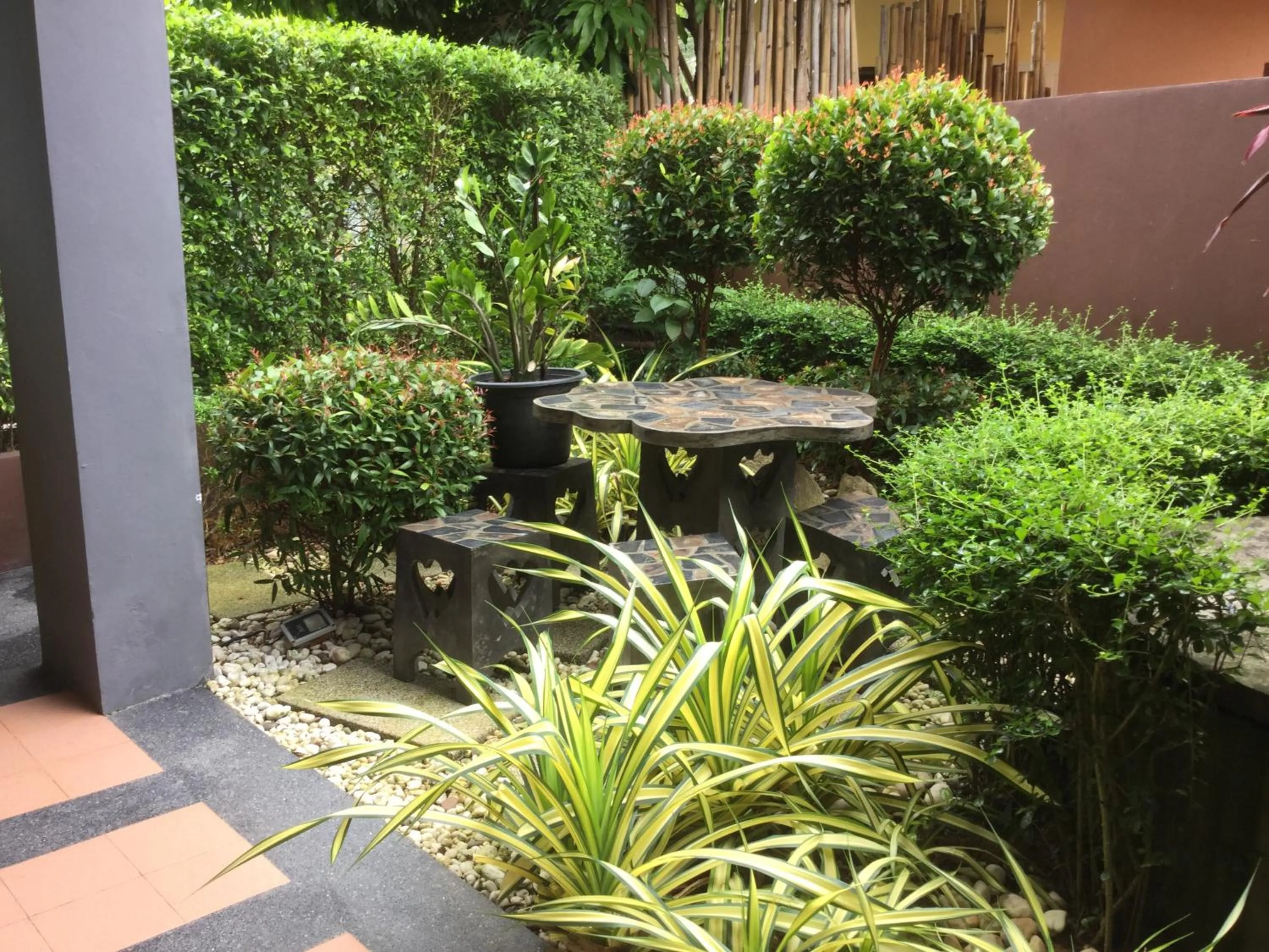 Garden in West Key Kamala Apartment