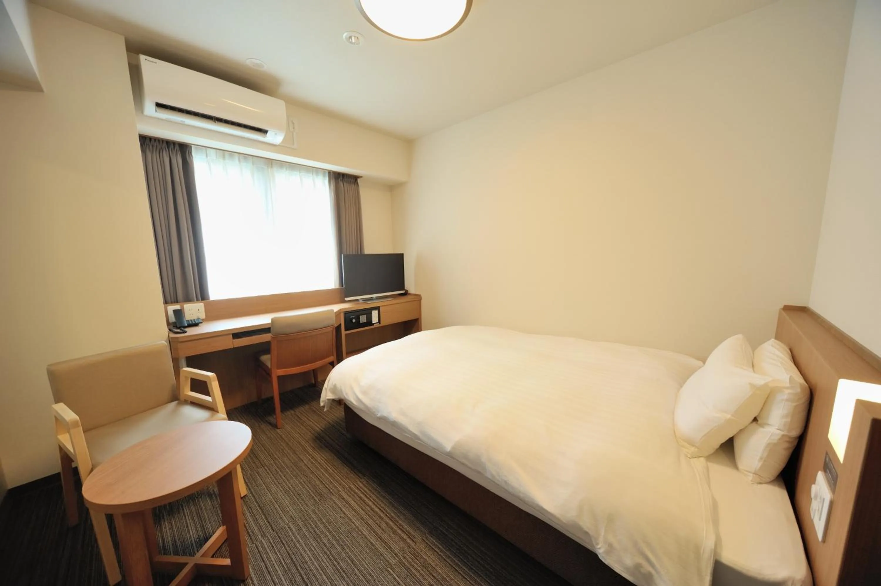 Photo of the whole room, Bed in Dormy Inn Express Meguro Aobadai Hot Spring