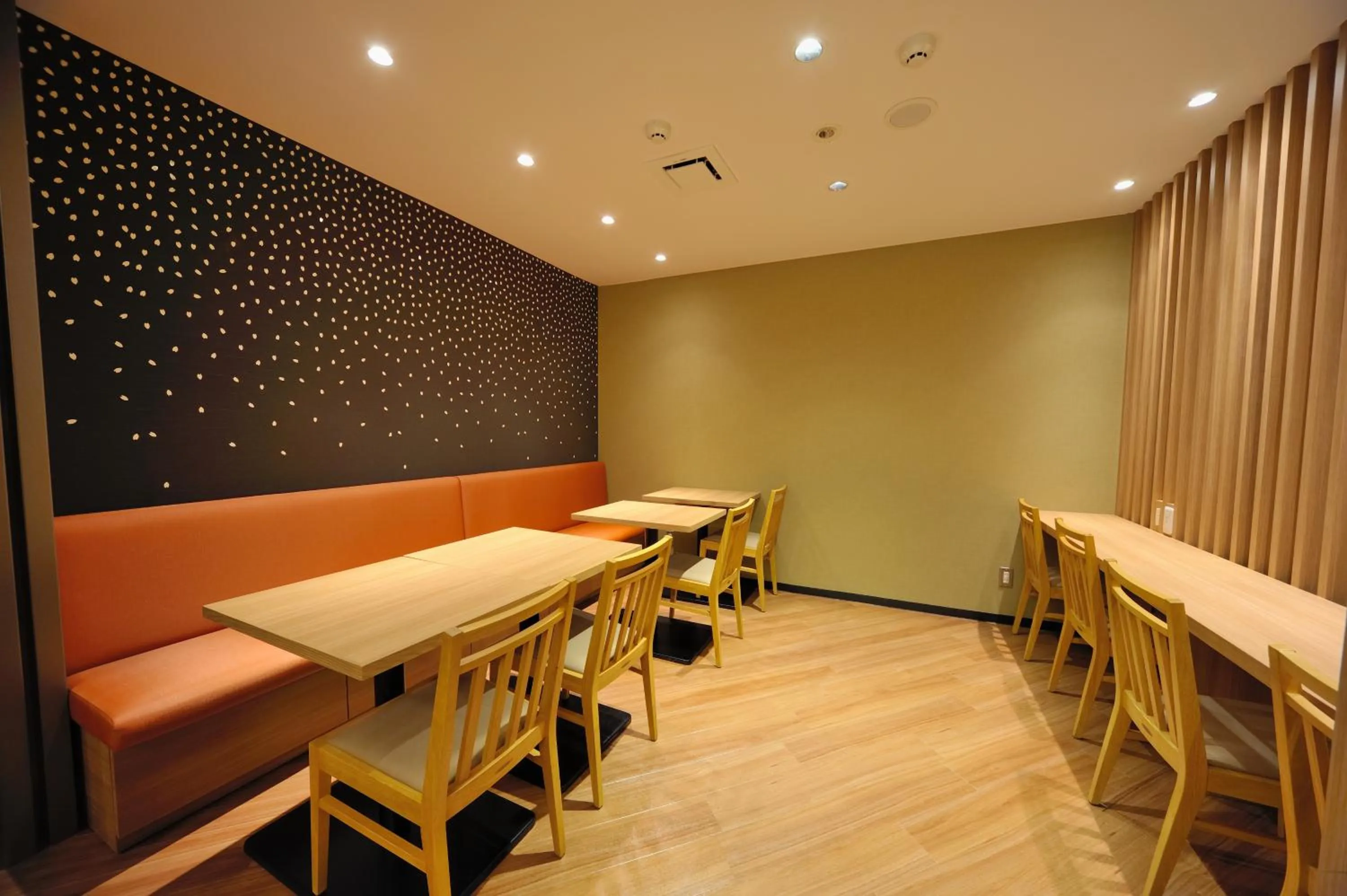 Lounge or bar in Dormy Inn Express Meguro Aobadai Hot Spring