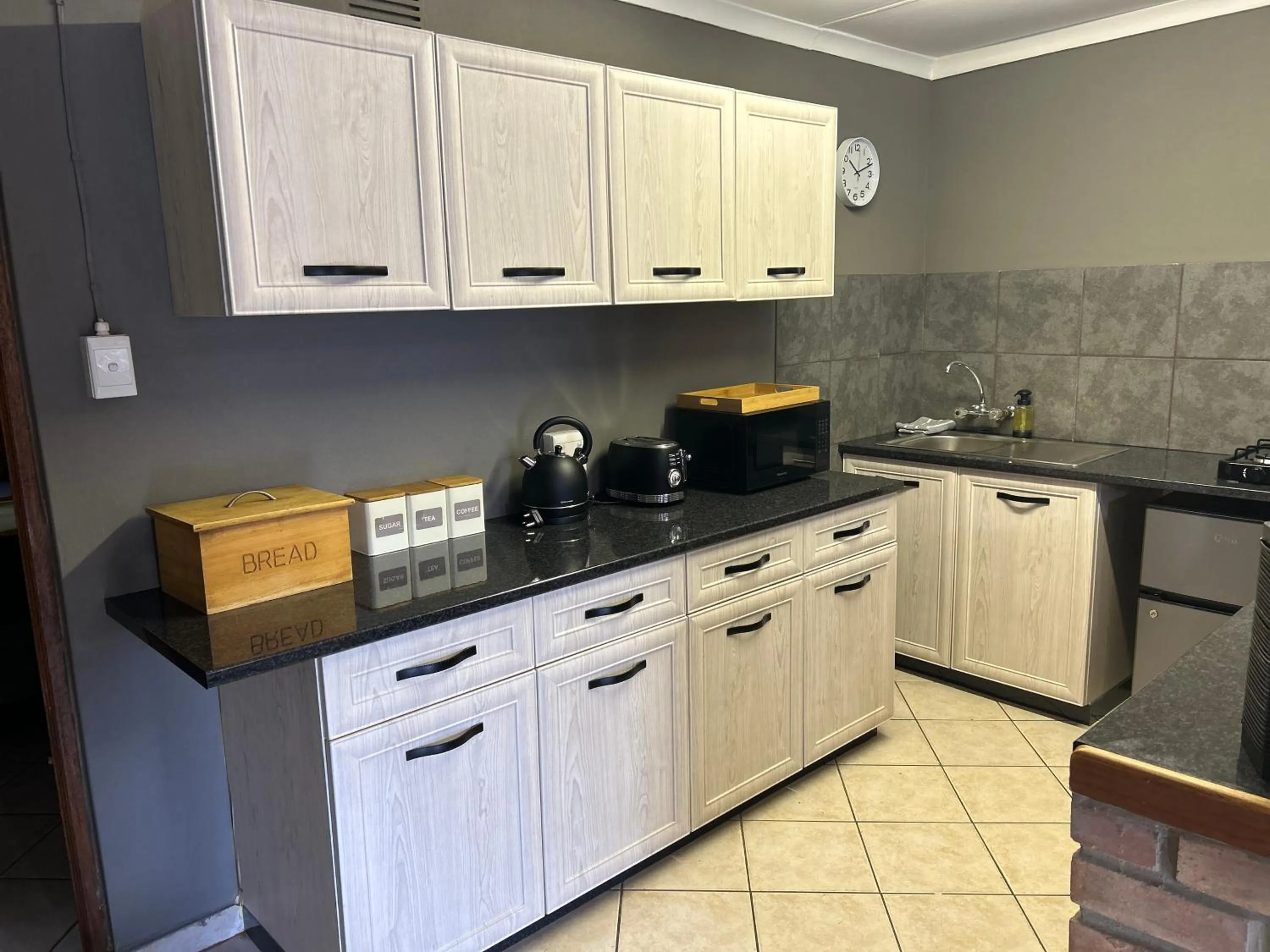 Ama Zulu Guesthouse & Safaris