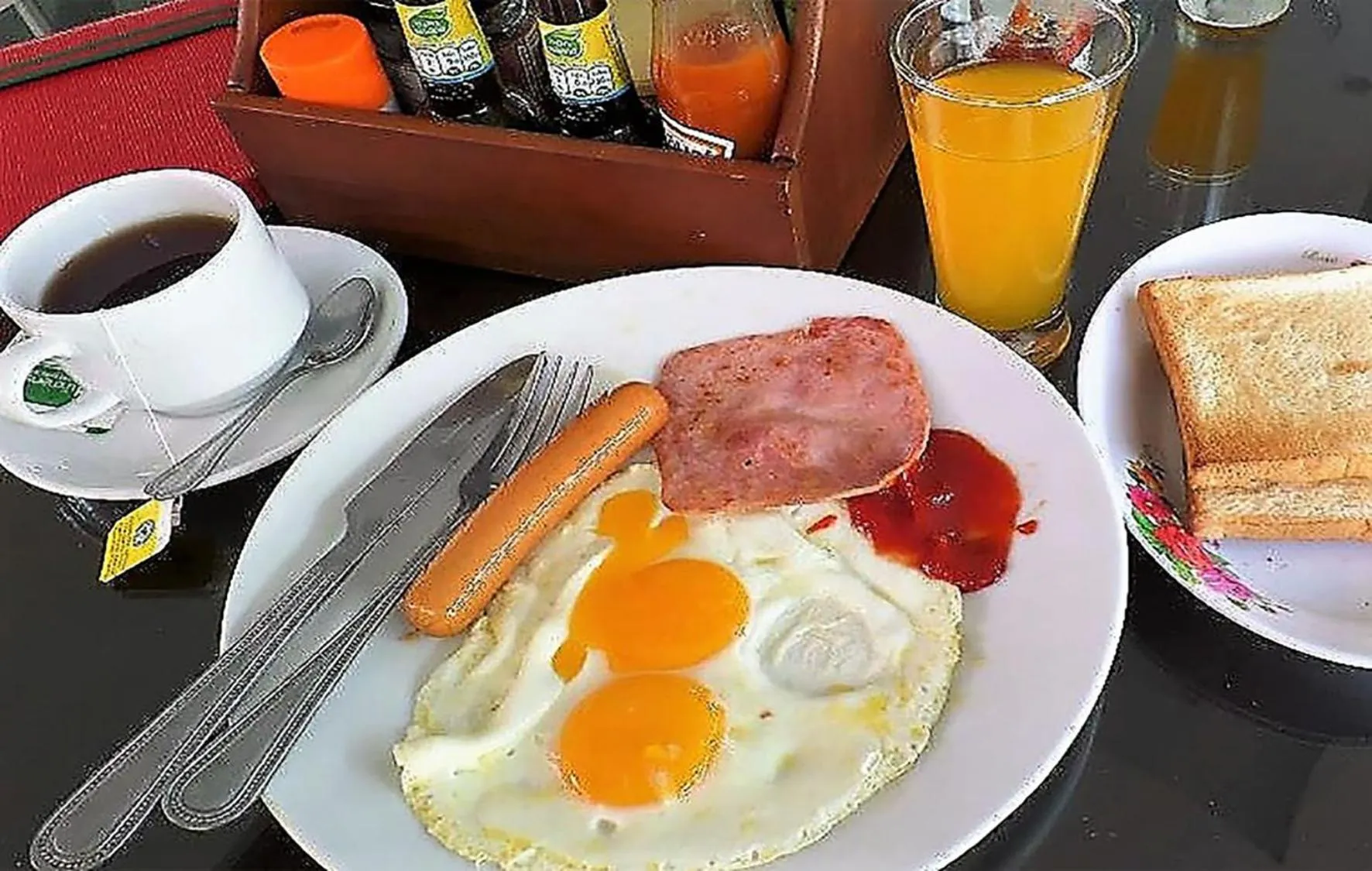 Food and drinks in Jamjuree Garden