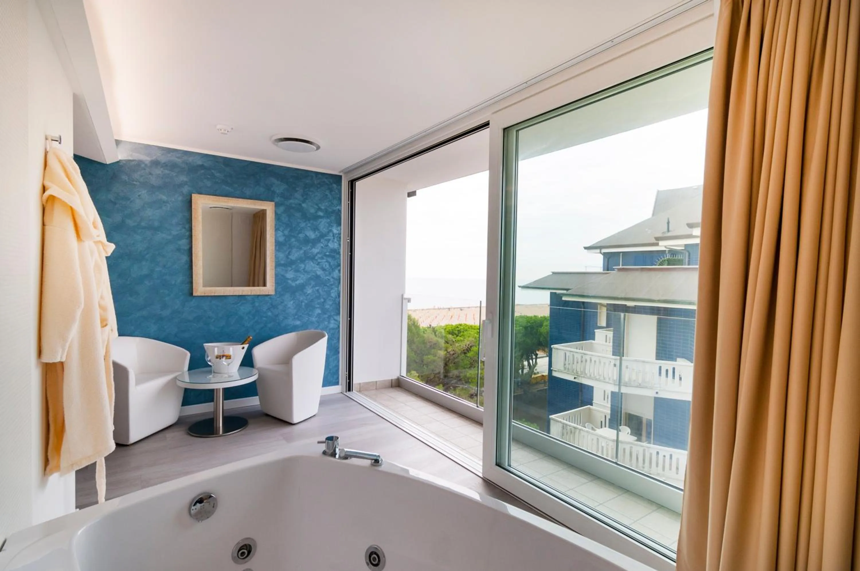 Hot Tub in Grand Hotel Playa