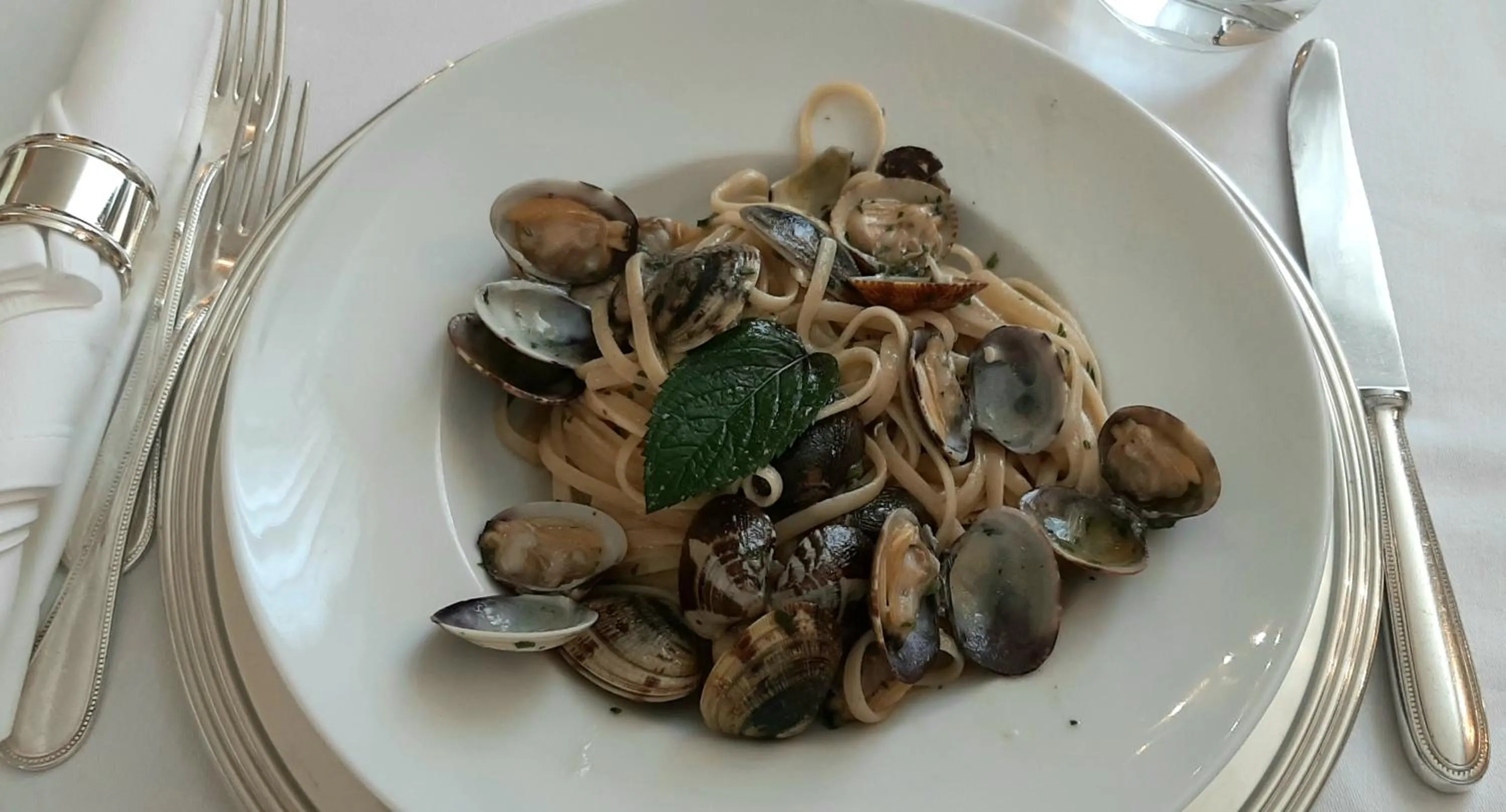 Food and drinks in Grand Hotel Playa