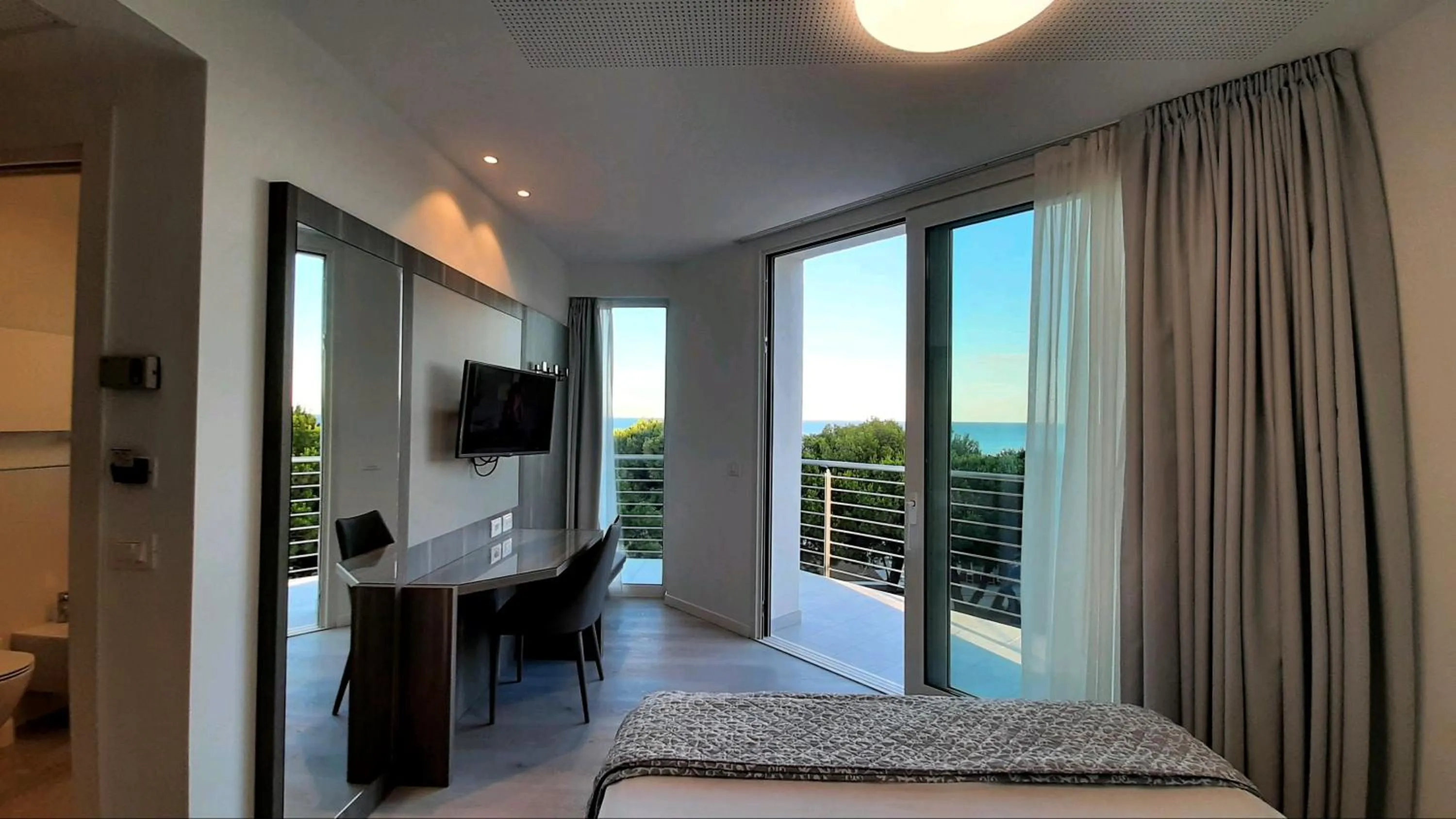 Photo of the whole room, Bed in Grand Hotel Playa