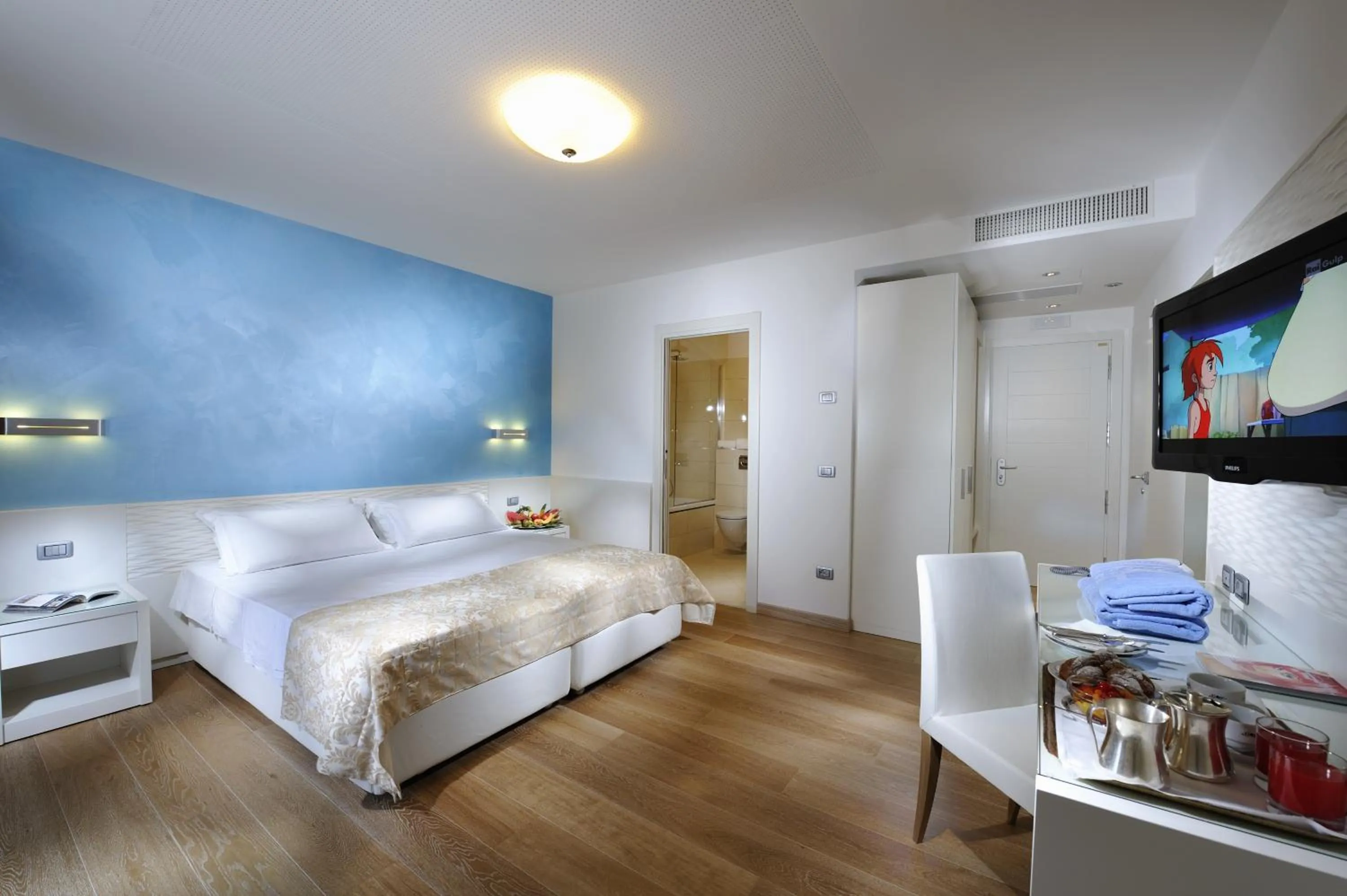 TV and multimedia, Bed in Grand Hotel Playa