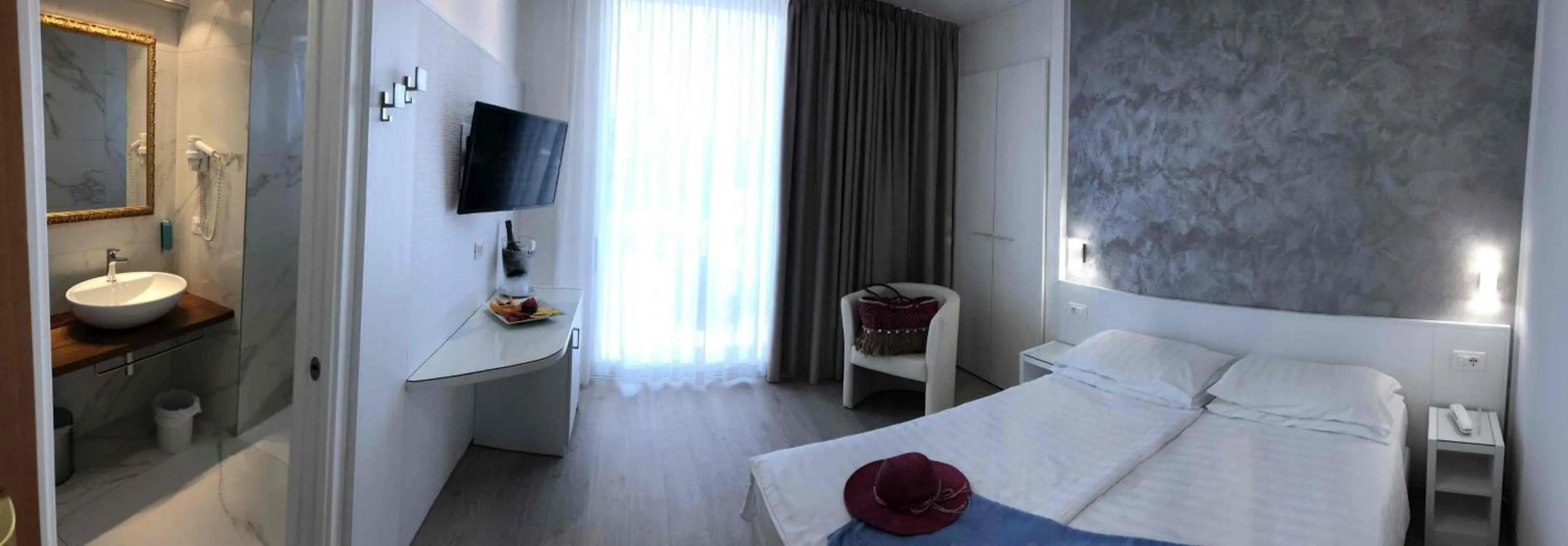 Bed in Grand Hotel Playa