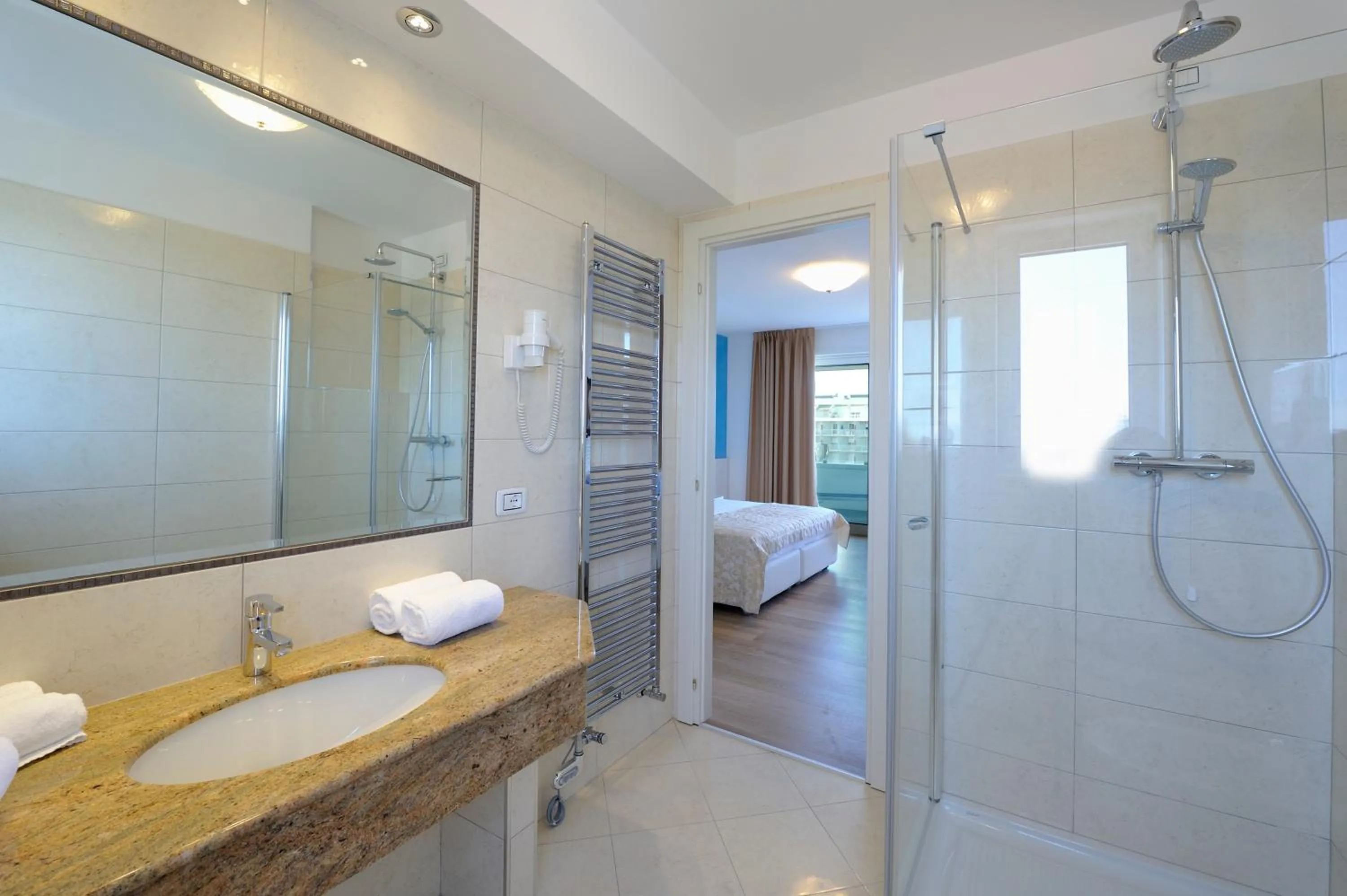 Shower in Grand Hotel Playa
