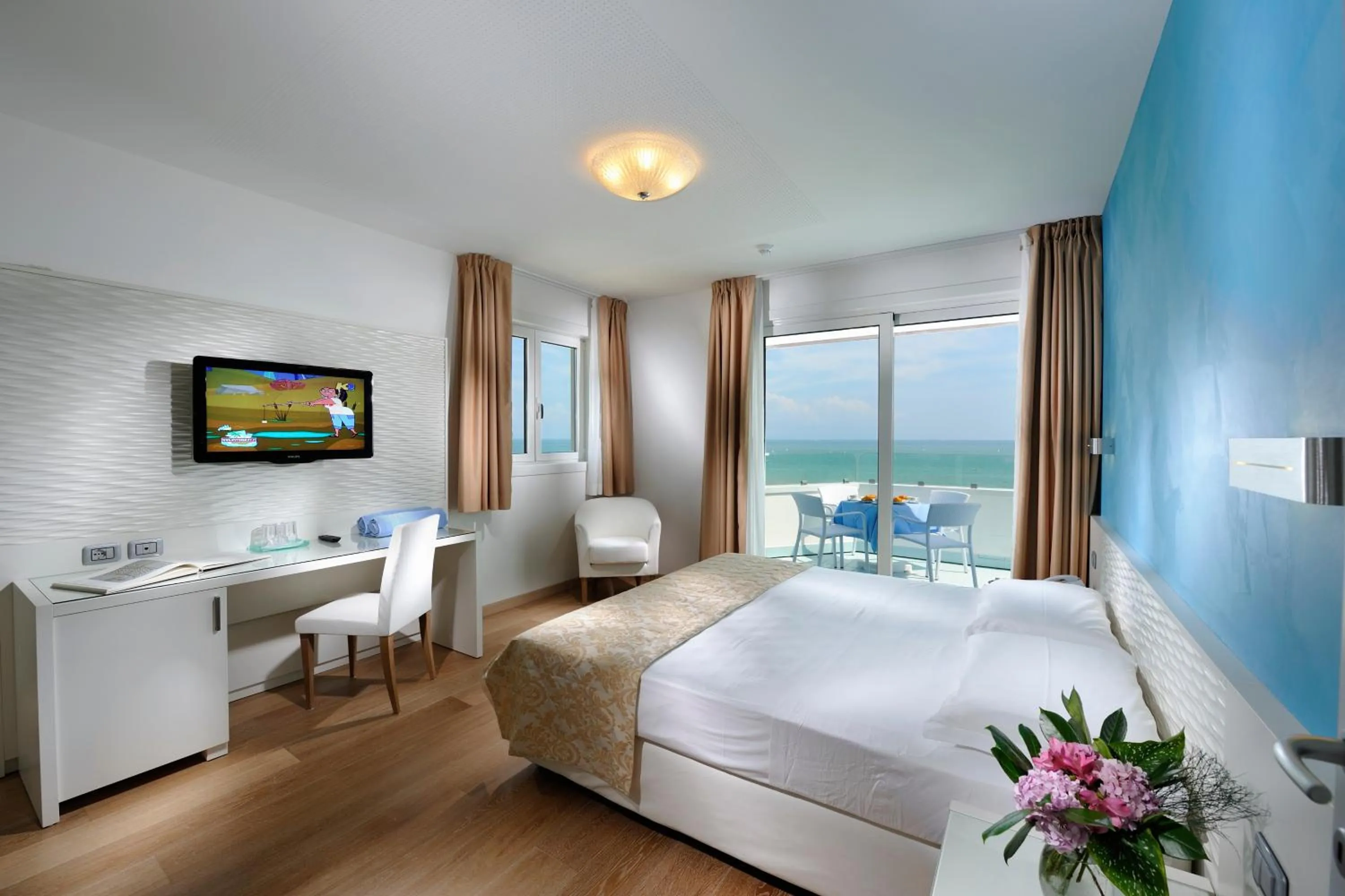 Photo of the whole room, Bed in Grand Hotel Playa