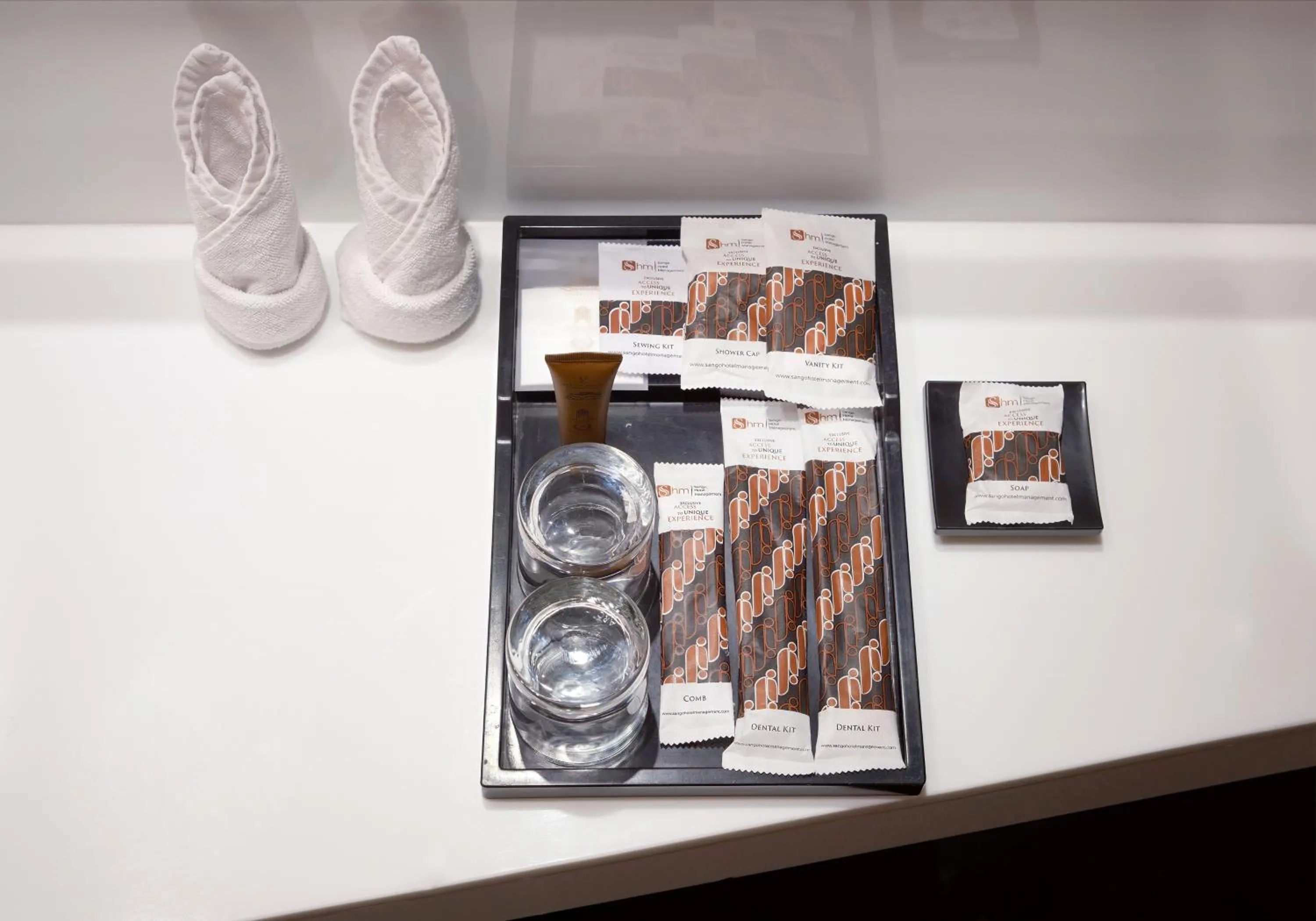 Toilet in Merlynn Park Hotel