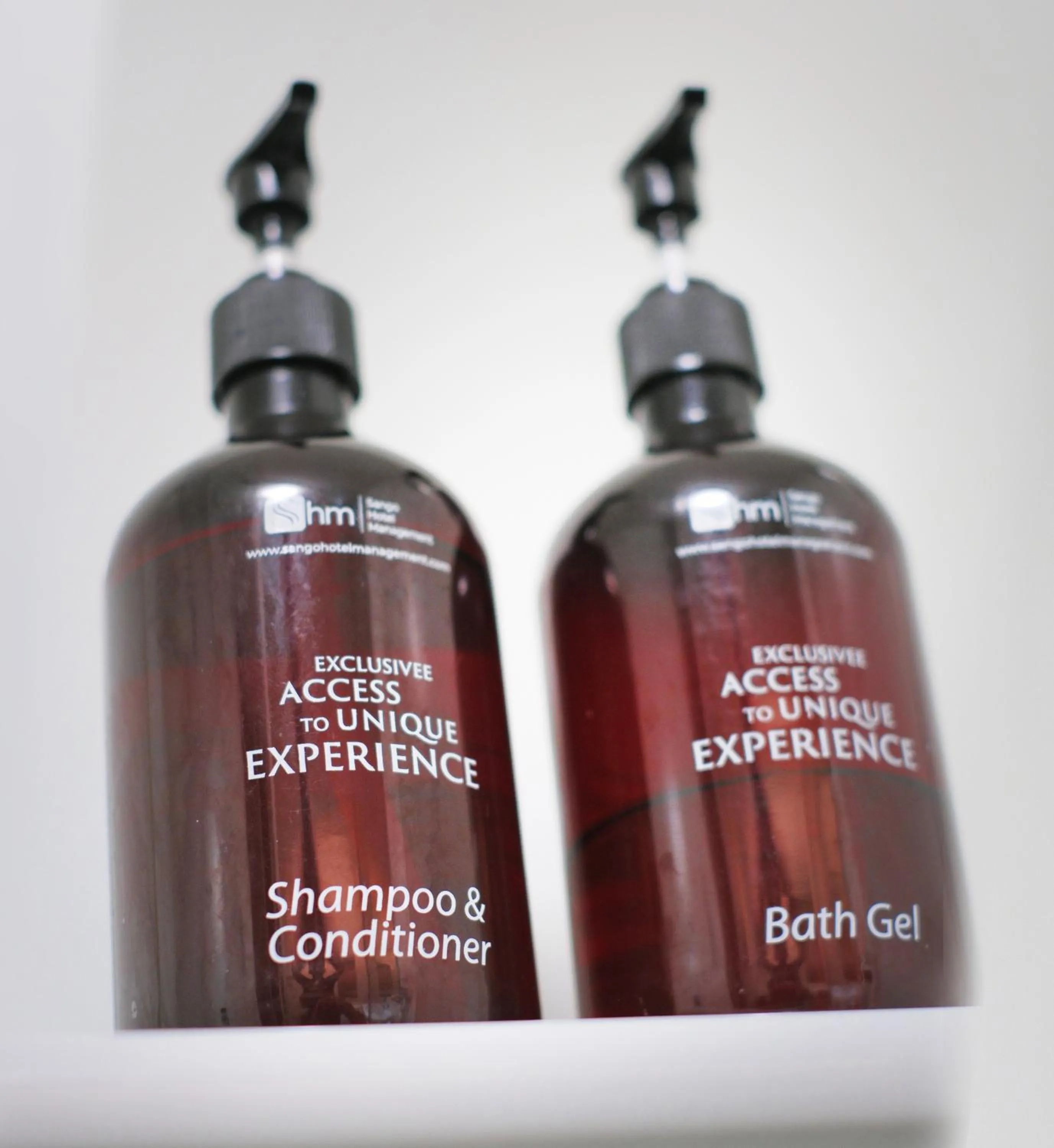 Bathroom in Merlynn Park Hotel