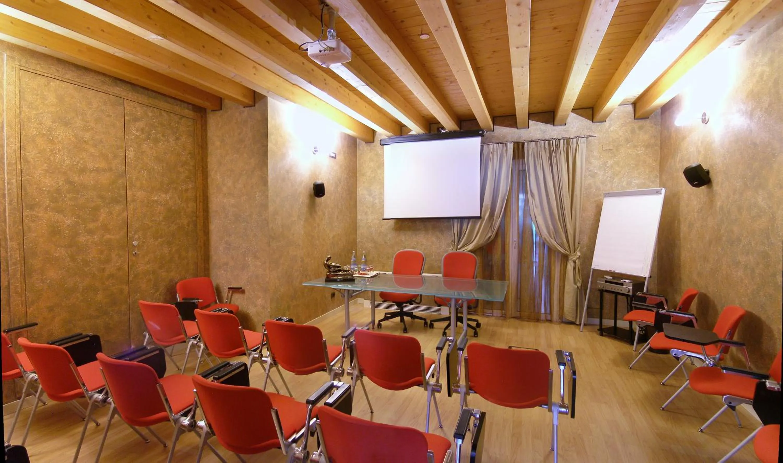 Business facilities in Relais Villa Annamaria Bed end Breakfast