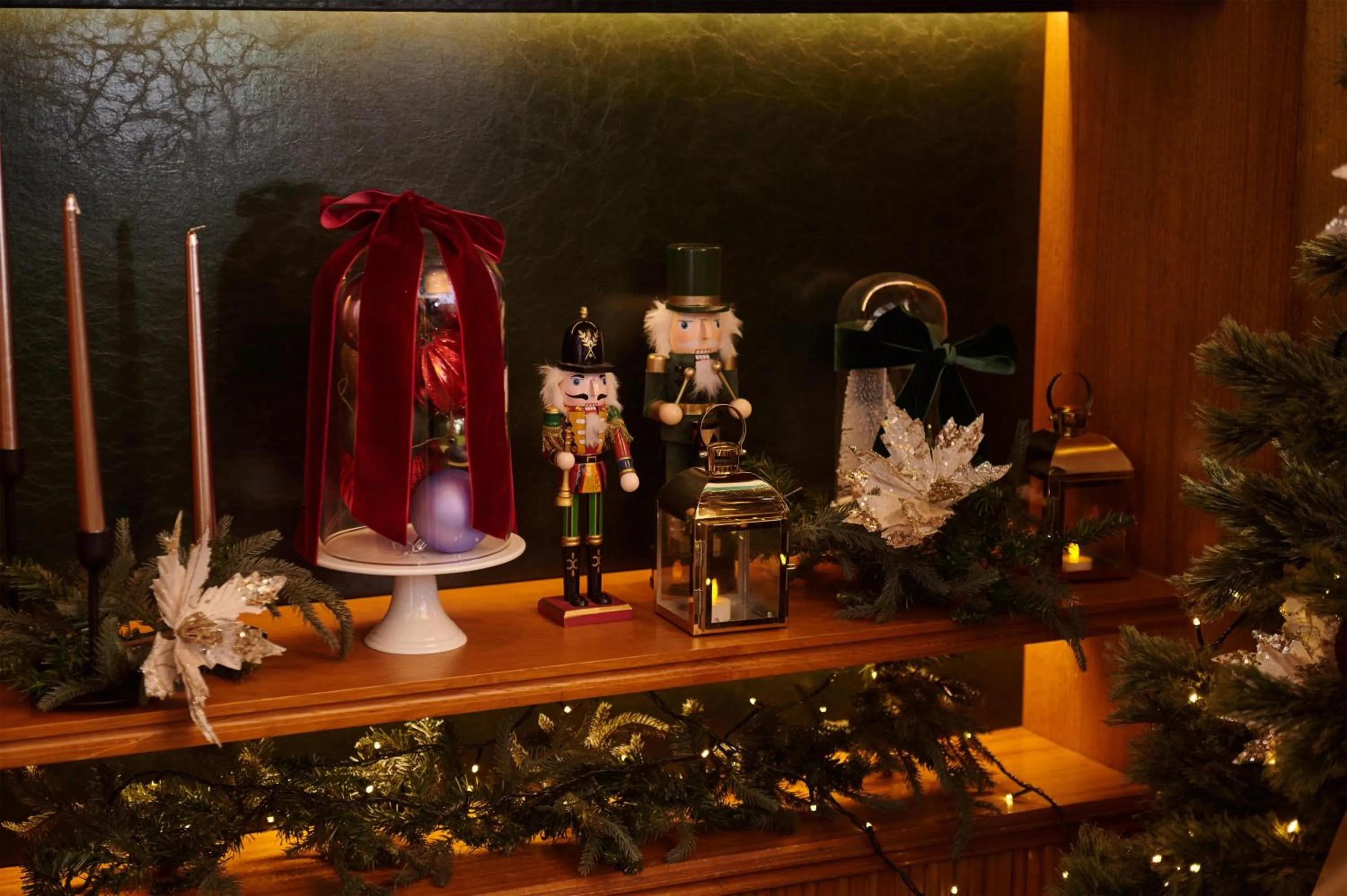 Dining area in Conrad Singapore Orchard