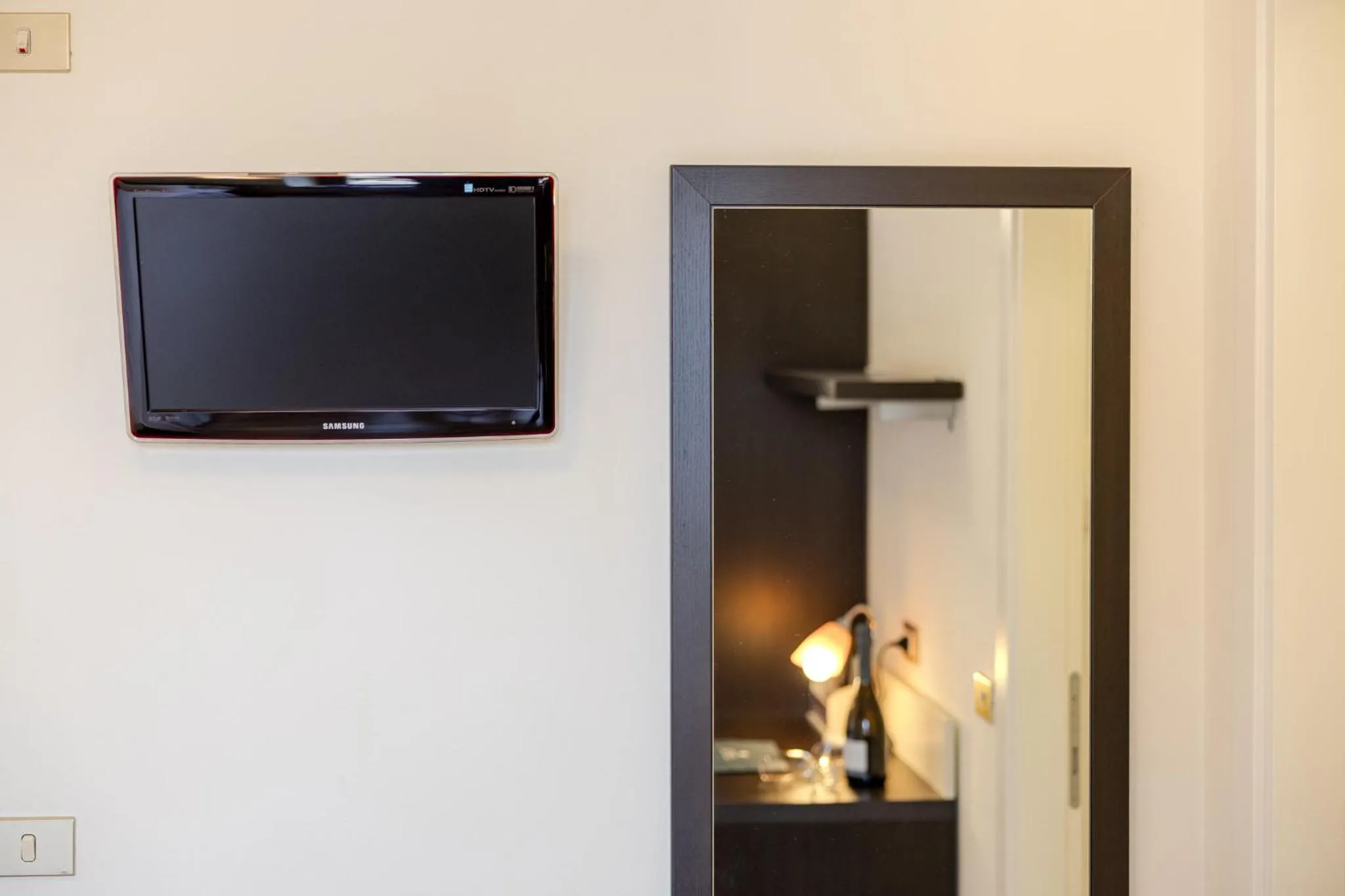 TV and multimedia in Hotel Alla Torre