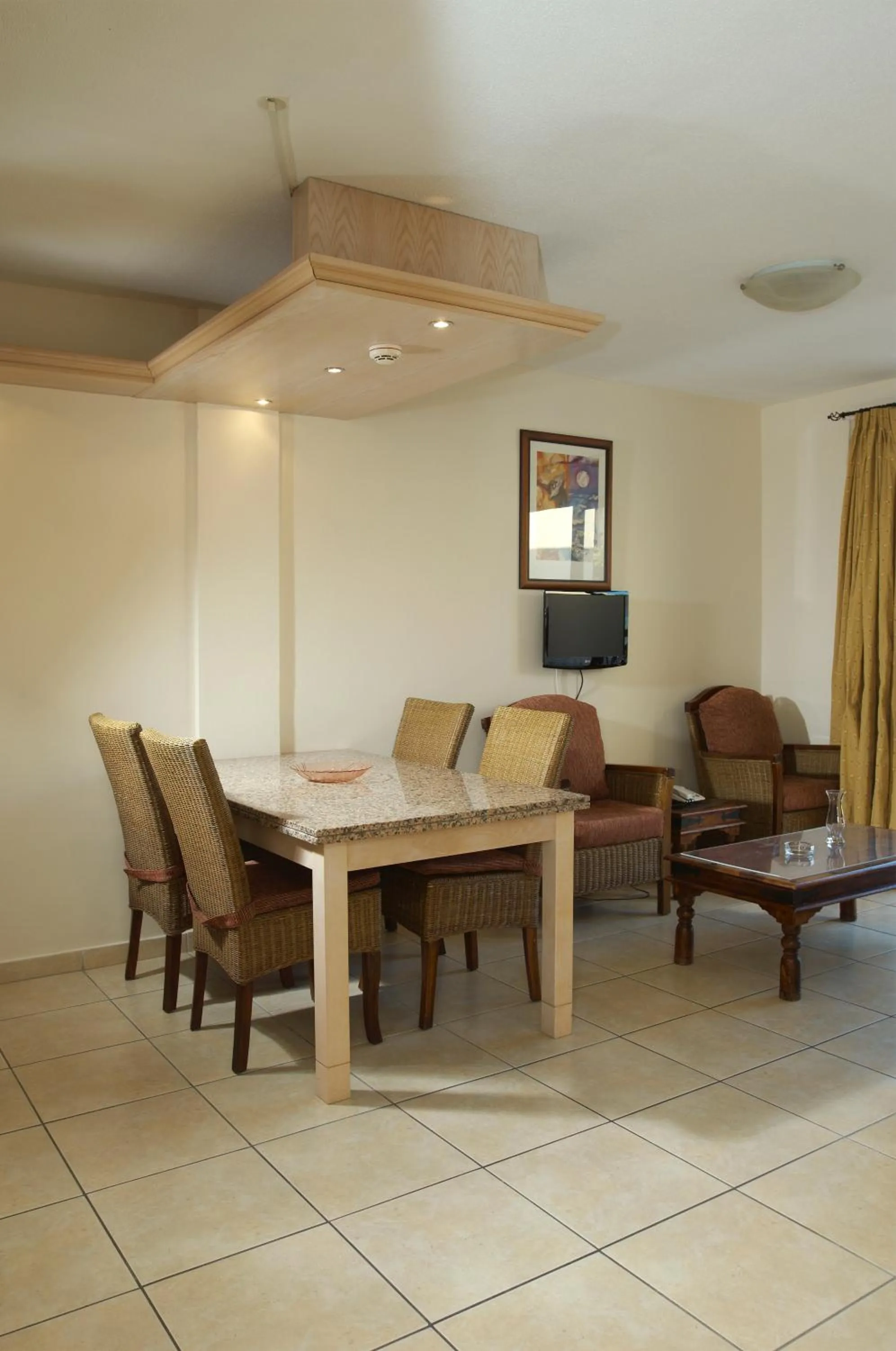 Dining area in Senator Hotel Apartments - Adults Only