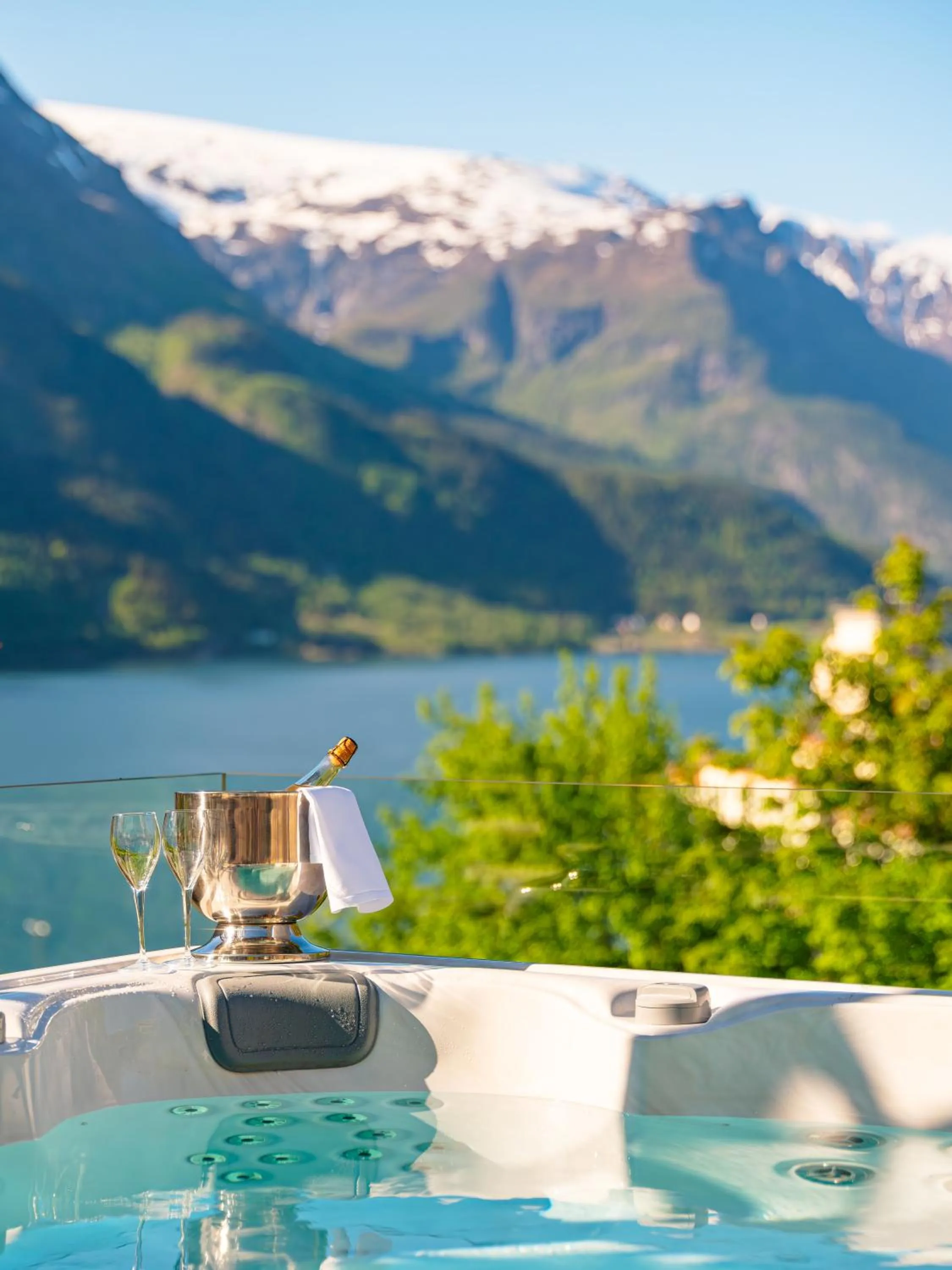 Swimming pool in Tyssedal Hotel