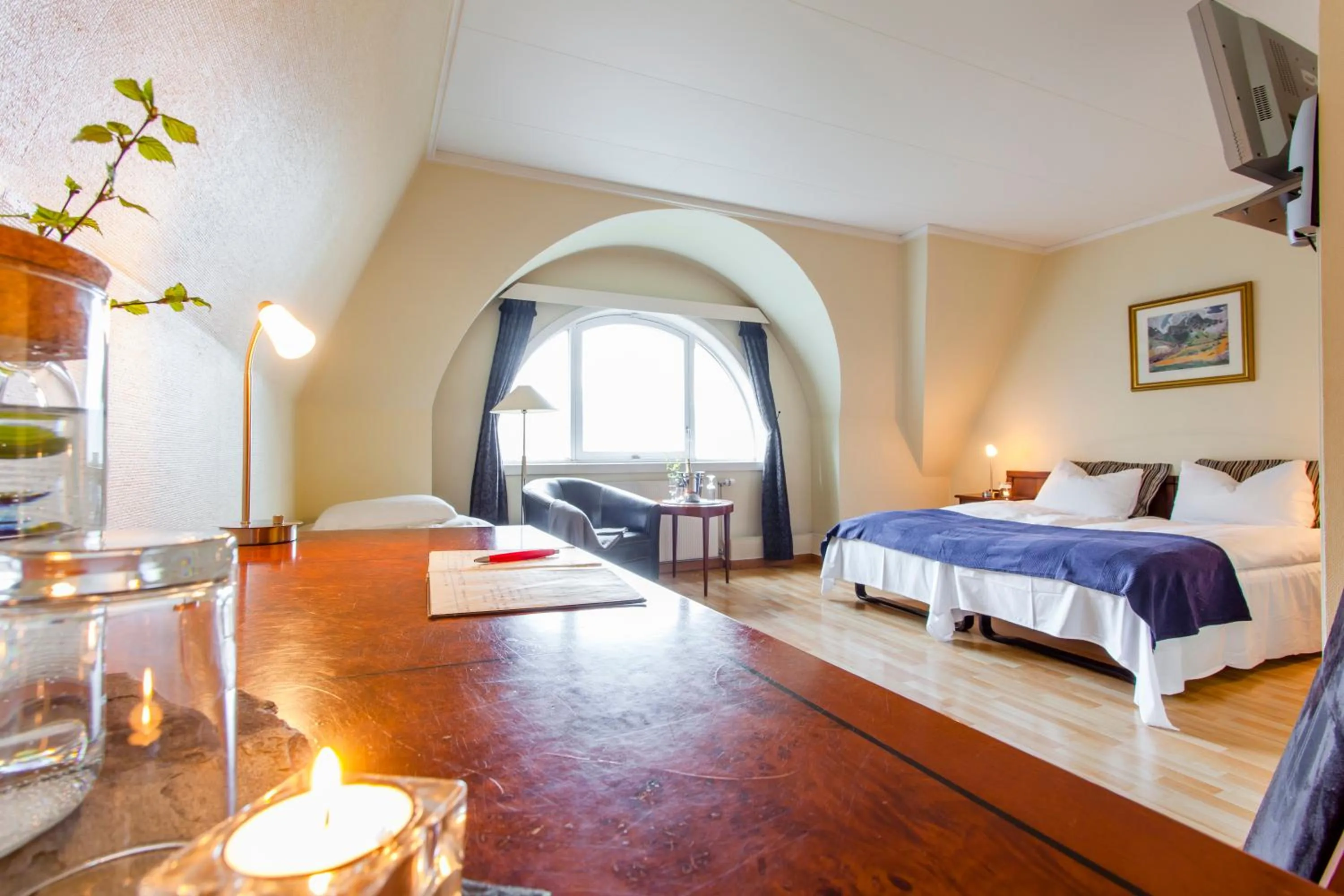 Photo of the whole room, Bed in Tyssedal Hotel