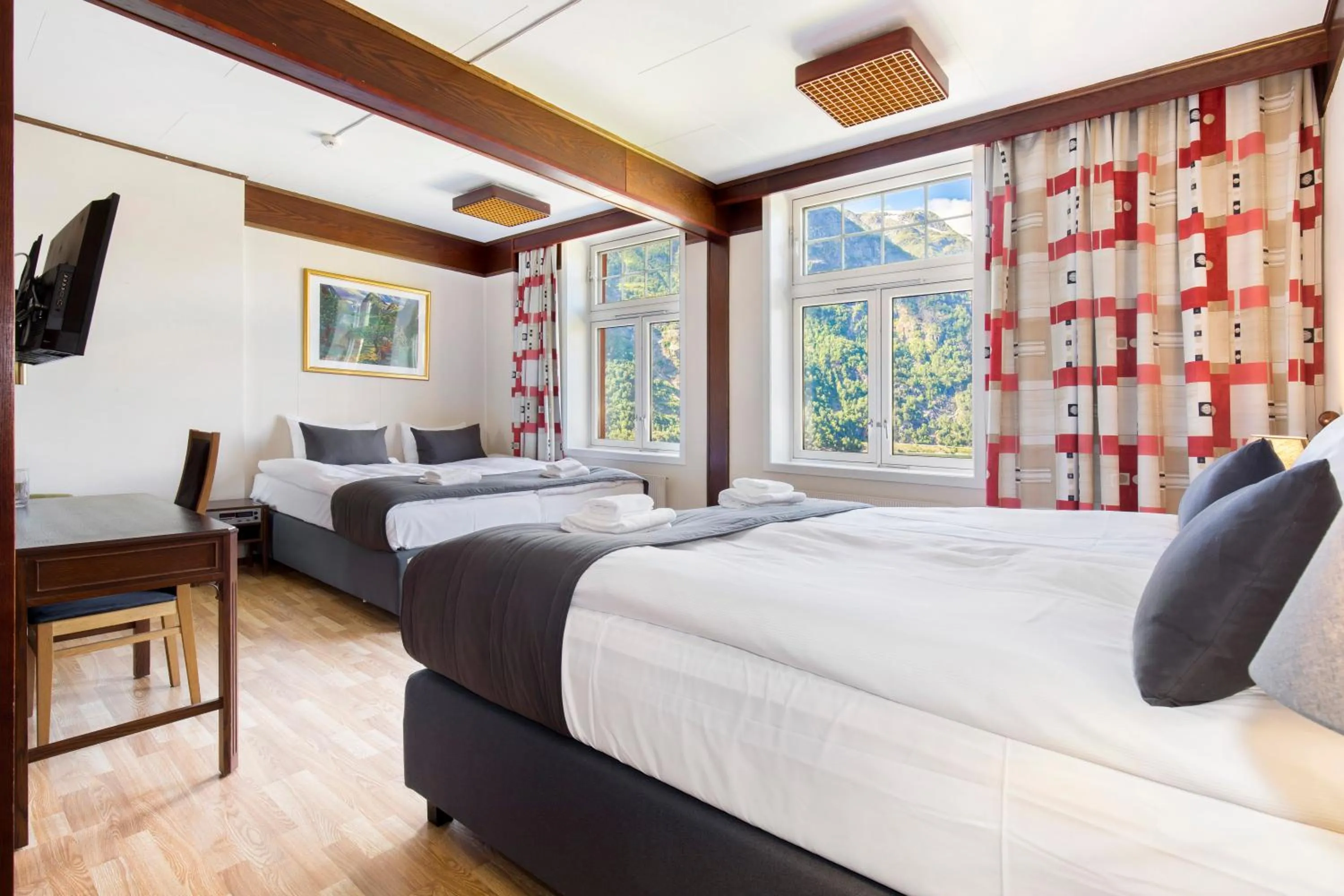 Photo of the whole room, Bed in Tyssedal Hotel