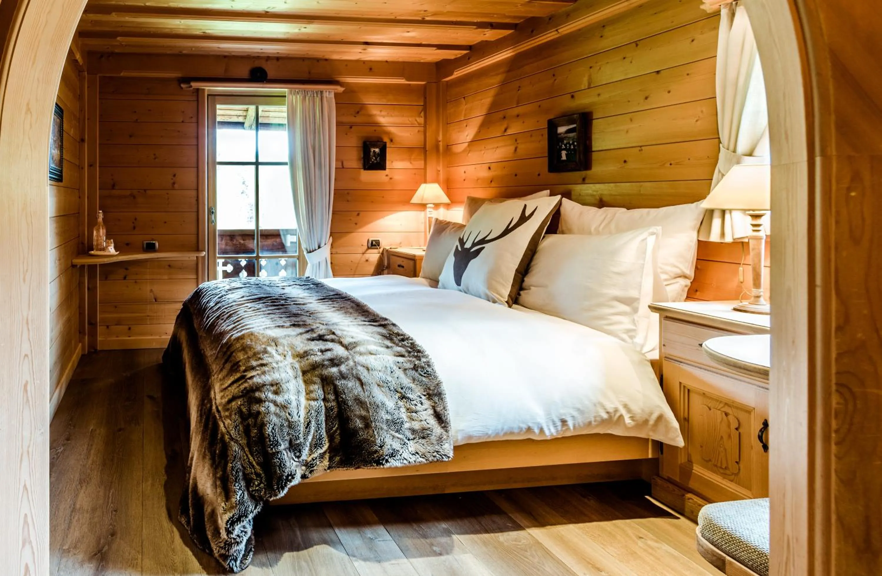 Decorative detail, Bed in Mountain Chalet Pra Ronch