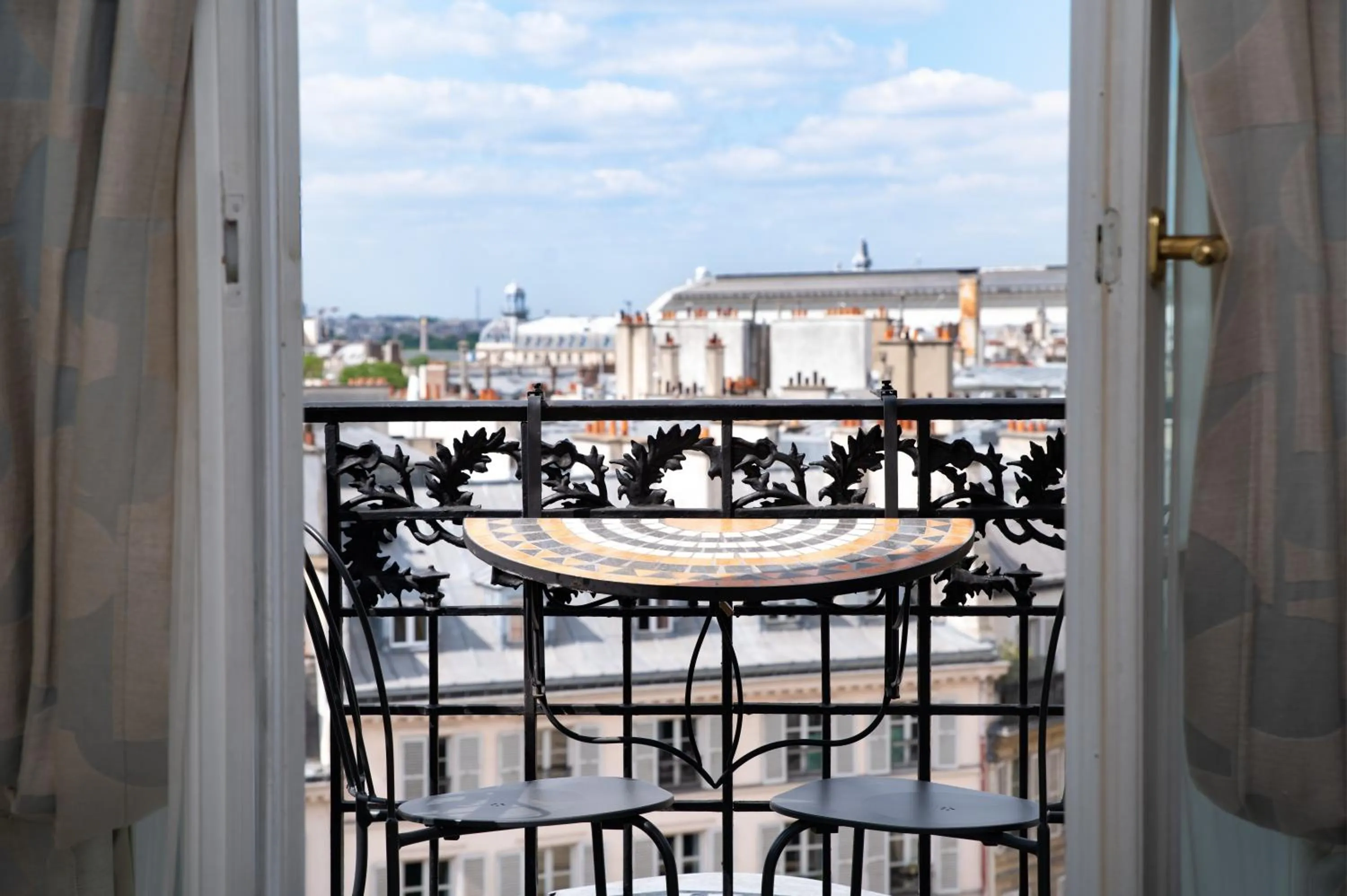 Balcony/Terrace in Hôtel Pont Royal Paris