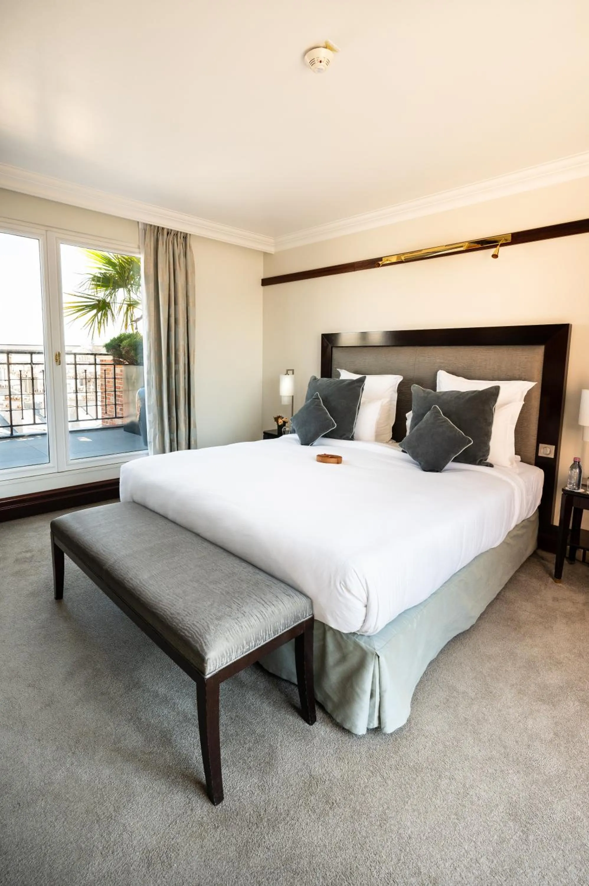 Bedroom, Bed in Hôtel Pont Royal Paris