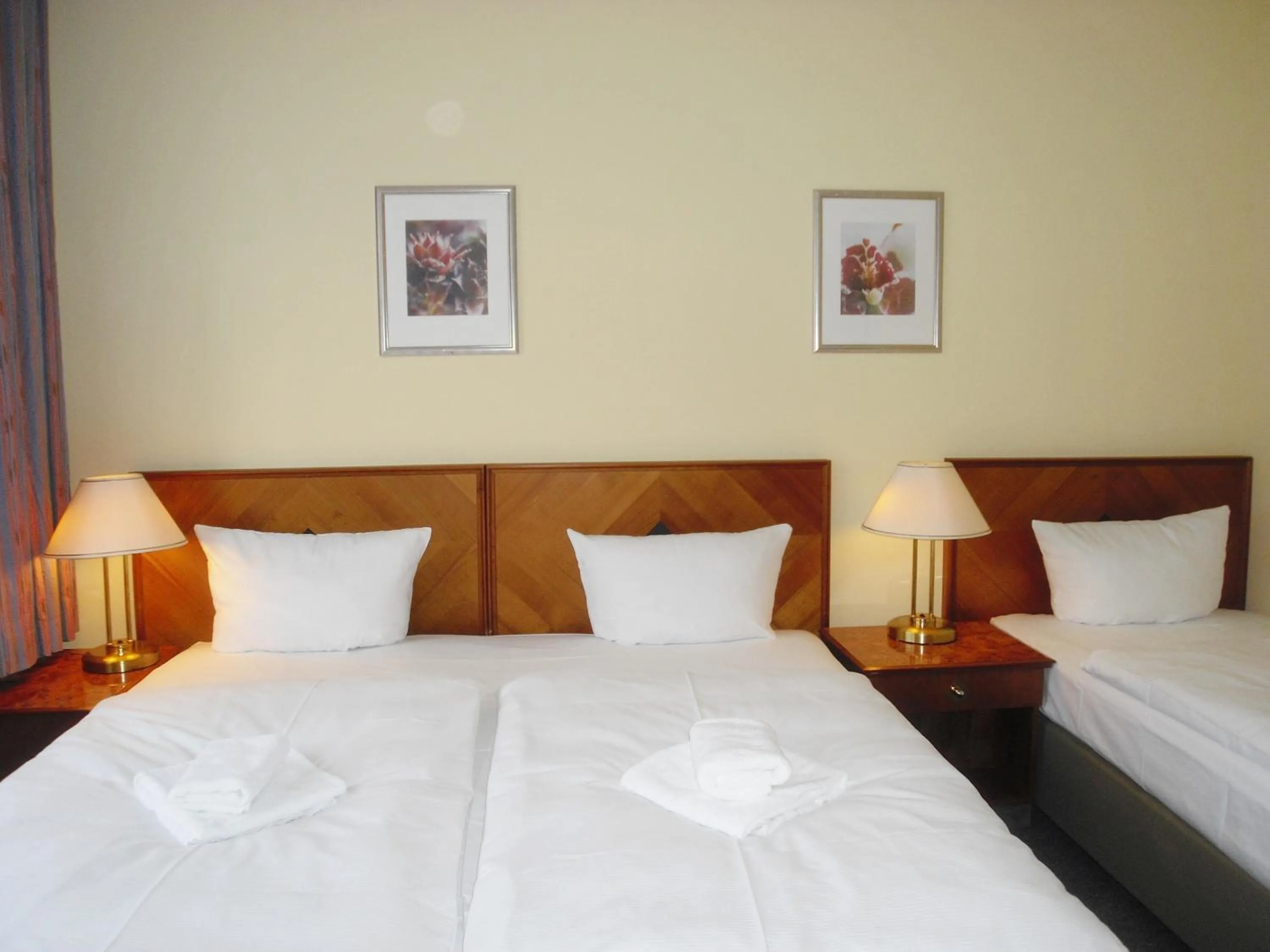 Bed in Hotel Amadeus Central