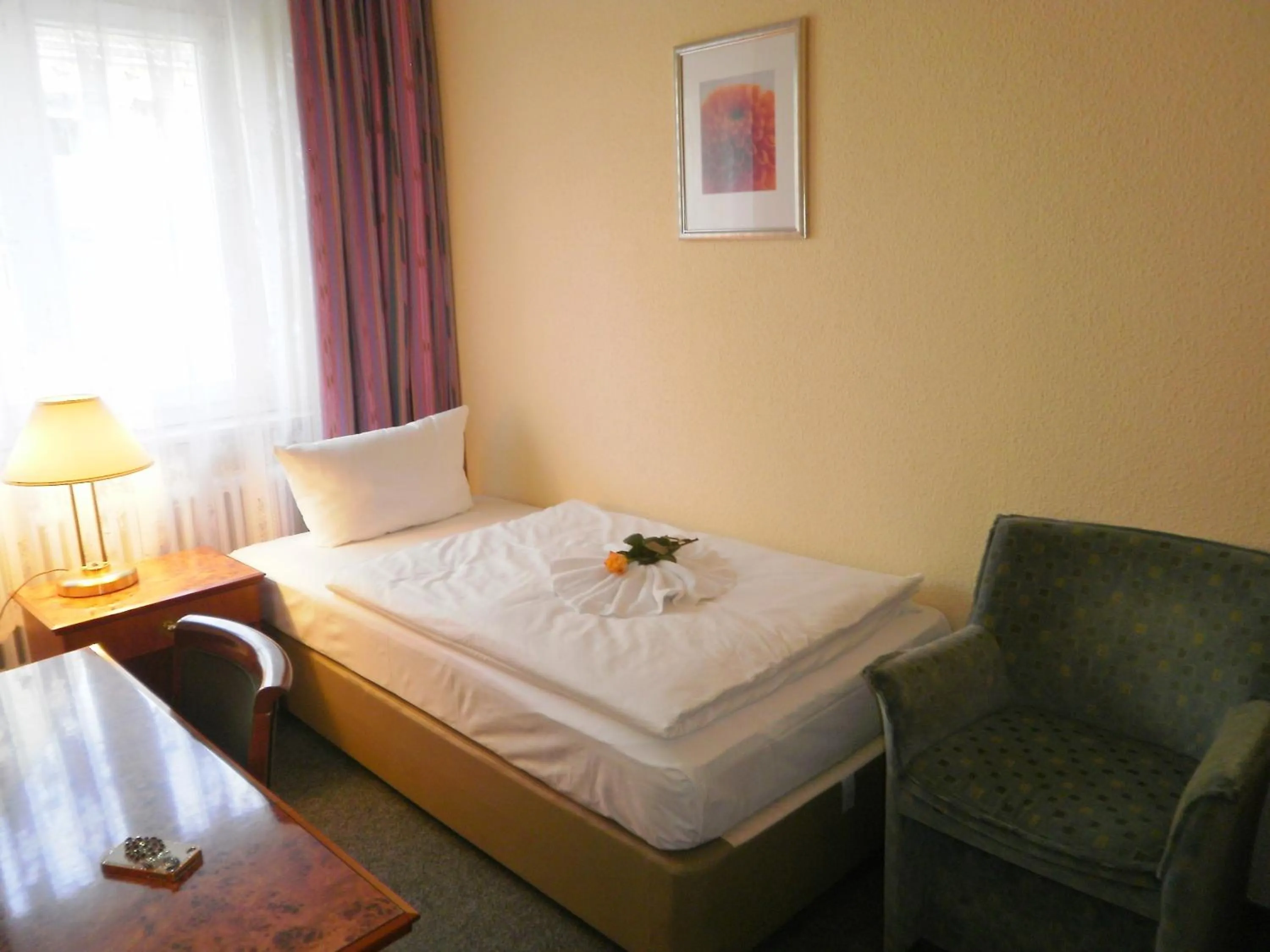 Bed in Hotel Amadeus Central