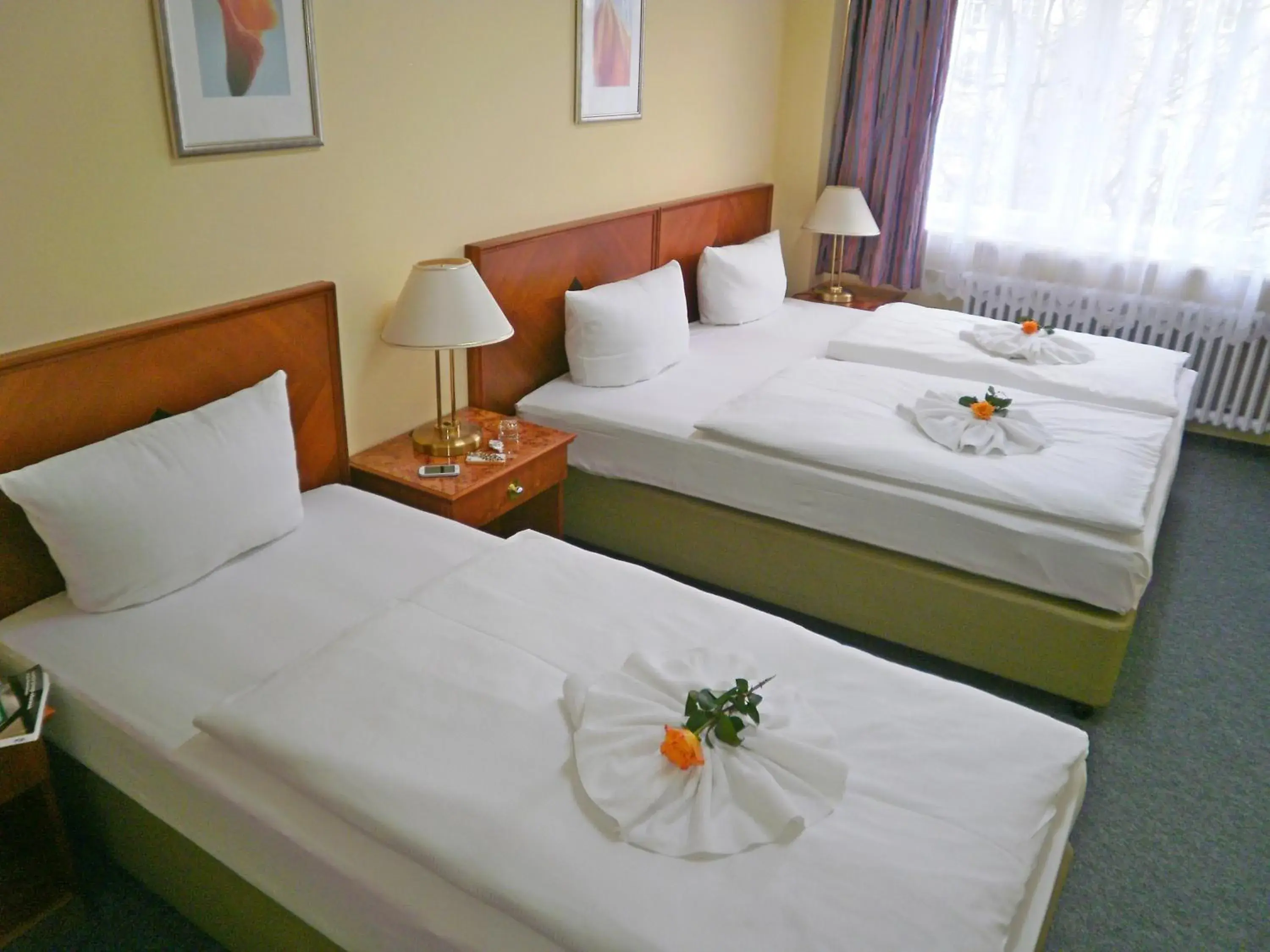 Comfort Triple Room in Hotel Amadeus Central Comfort Triple Room in Hotel Amadeus Central
