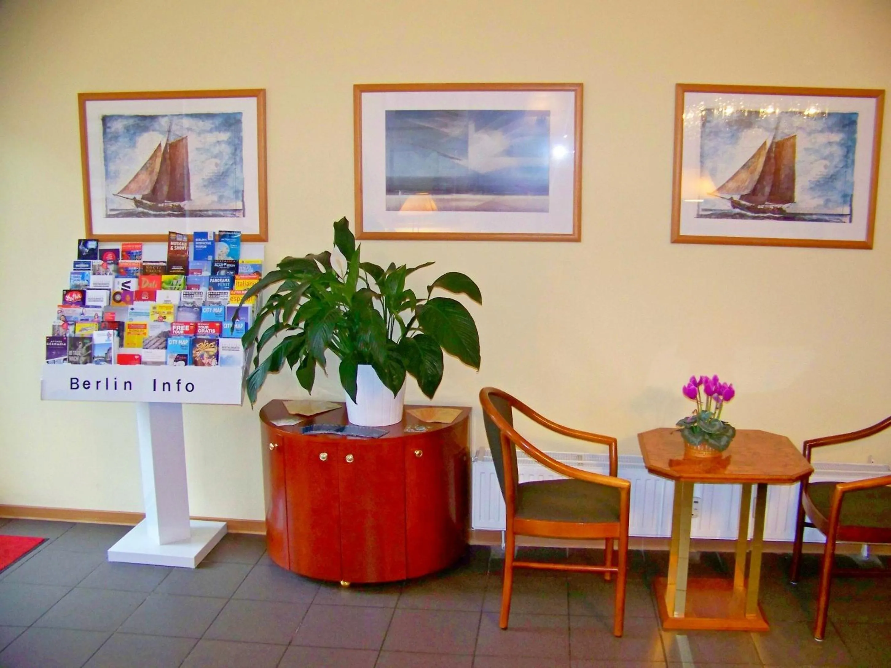 Lobby or reception in Hotel Amadeus Central