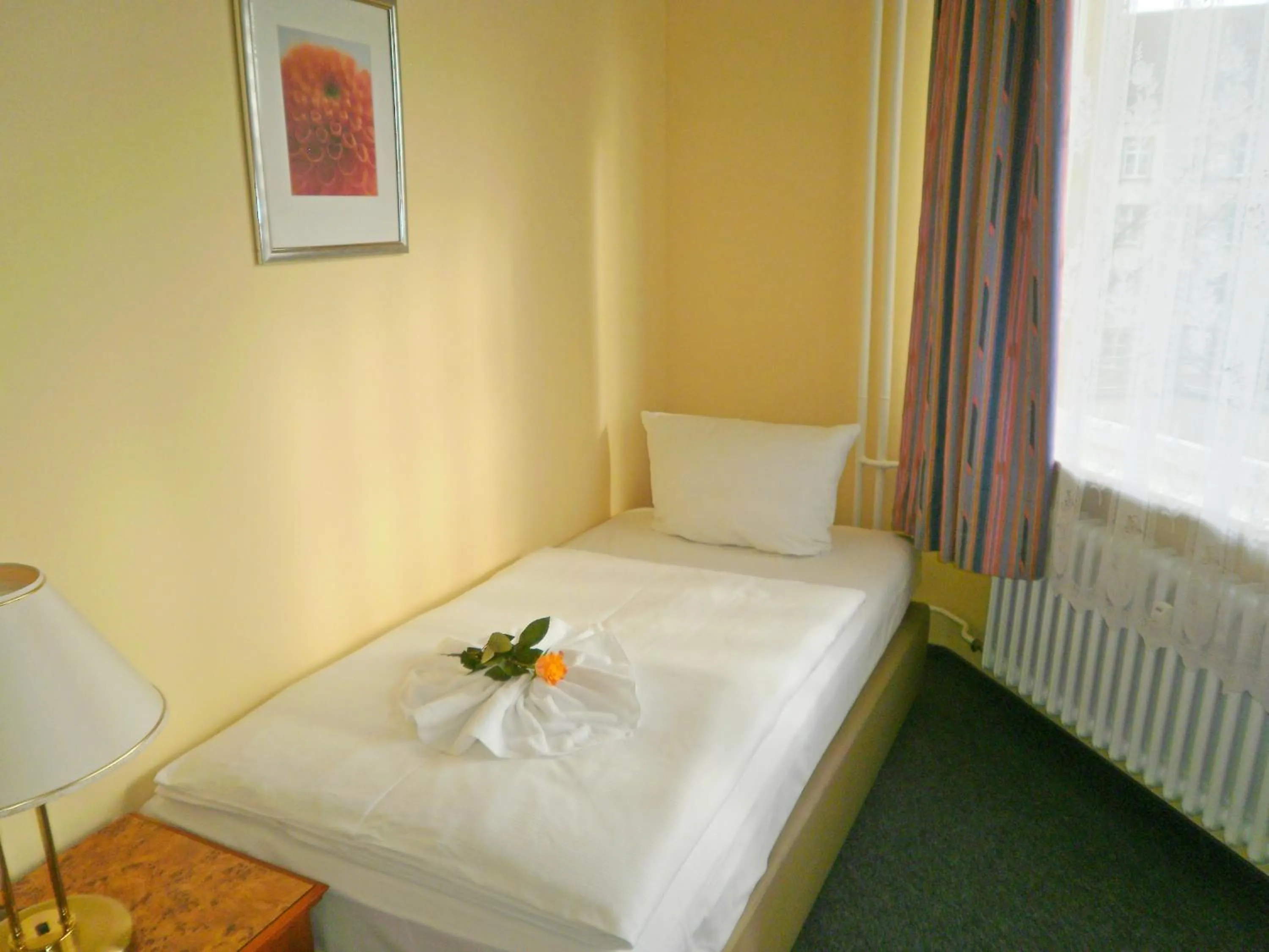 Bed in Hotel Amadeus Central