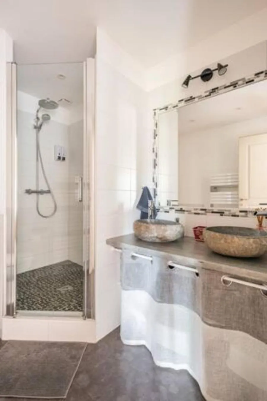 Bathroom in B&B Des Histoires d'Anges - Côté Jardin - Accueil Vélo